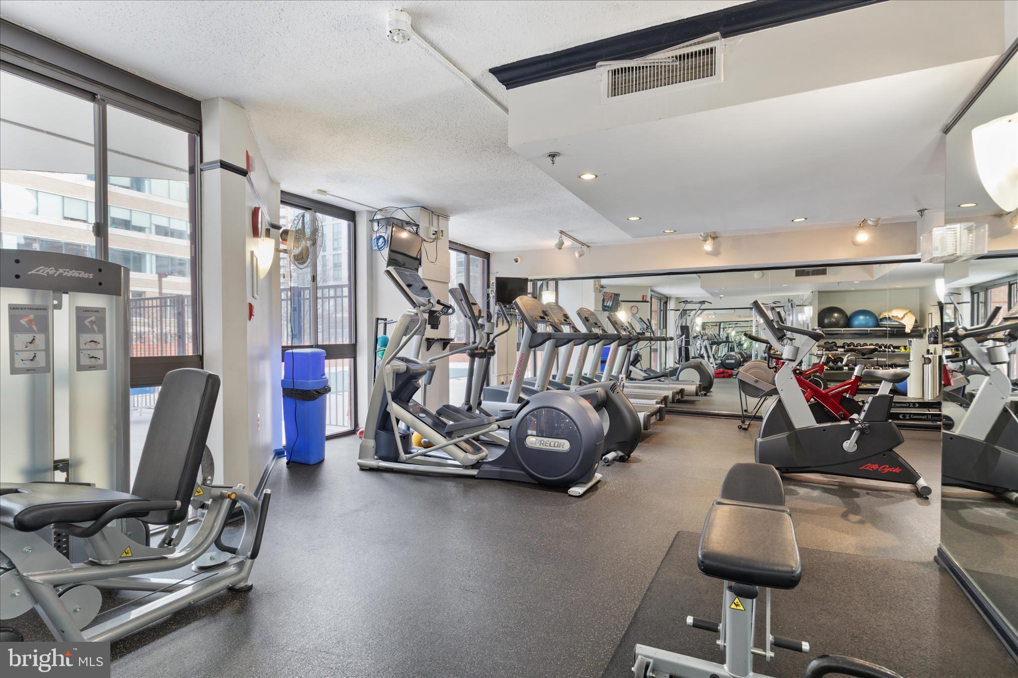 EASTVIEW AT BALLSTON METRO - Residential