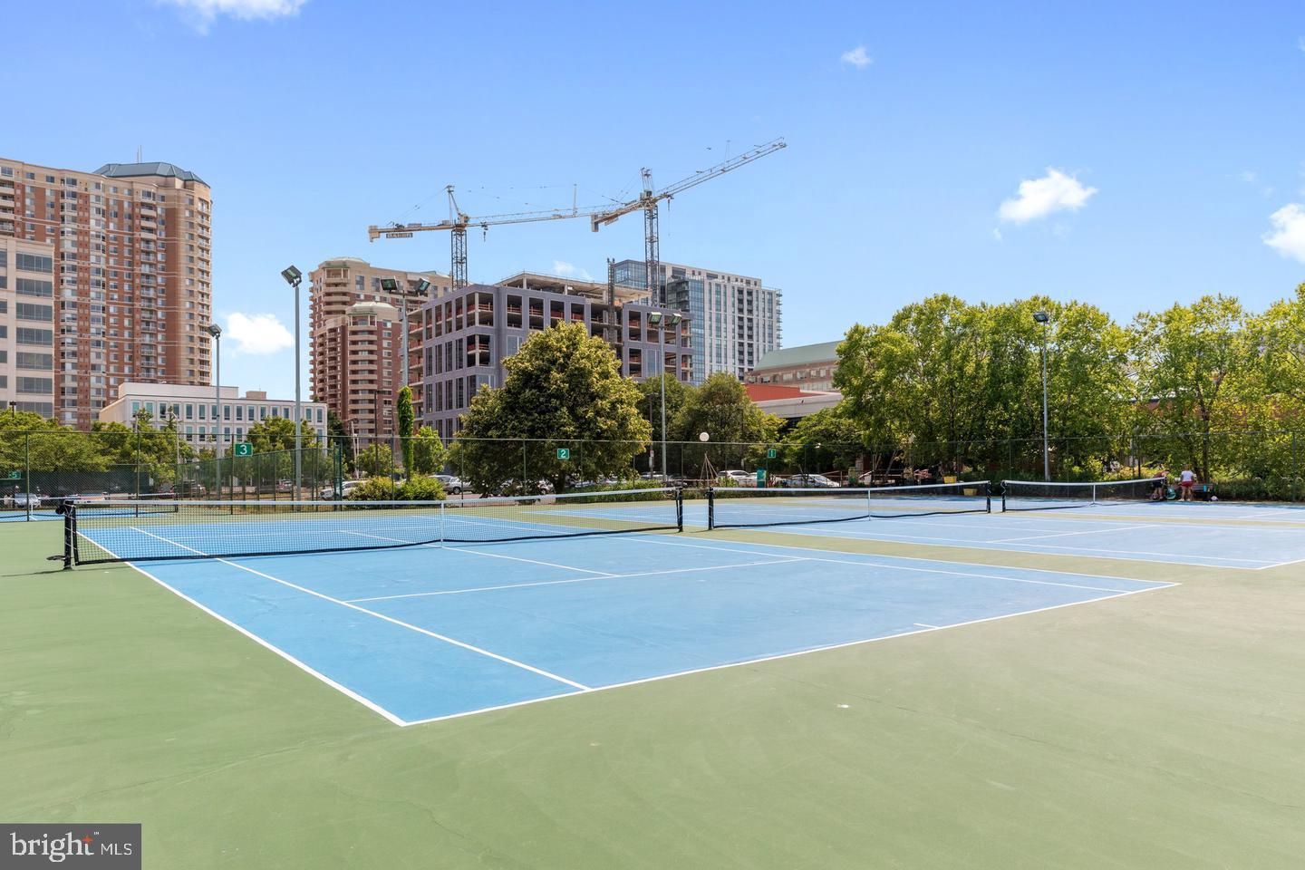 EASTVIEW AT BALLSTON METRO - Residential