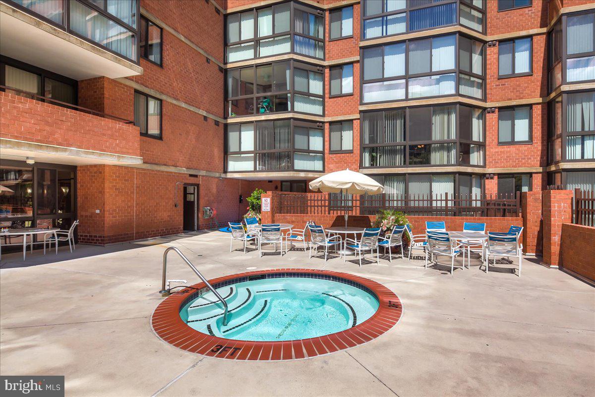 EASTVIEW AT BALLSTON METRO - Residential