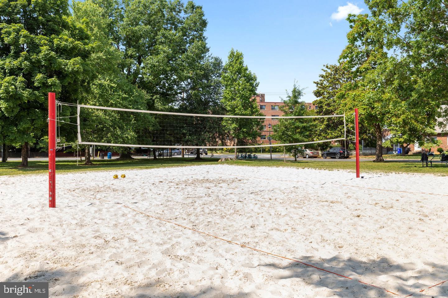 EASTVIEW AT BALLSTON METRO - Residential