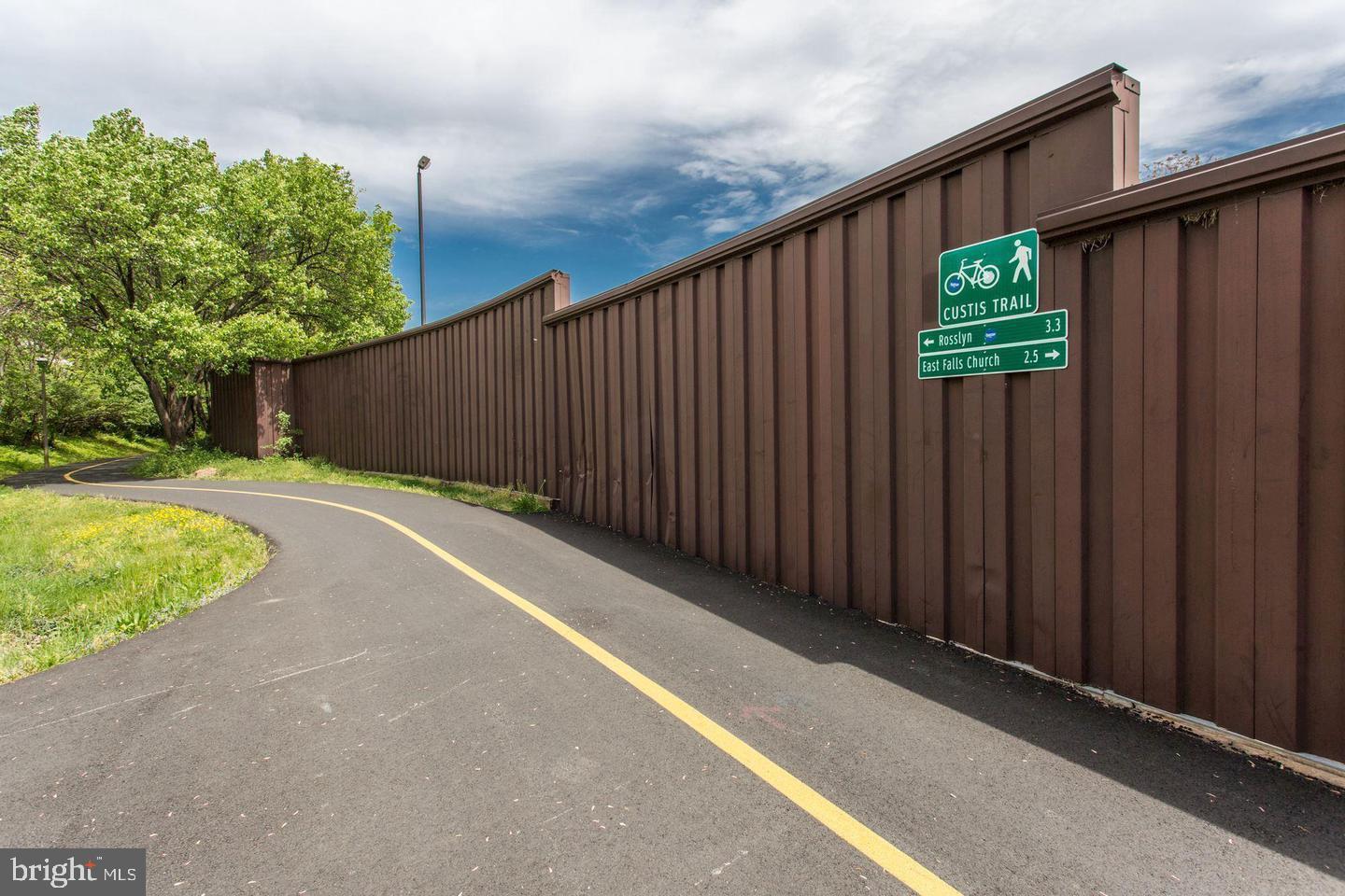 EASTVIEW AT BALLSTON METRO - Residential