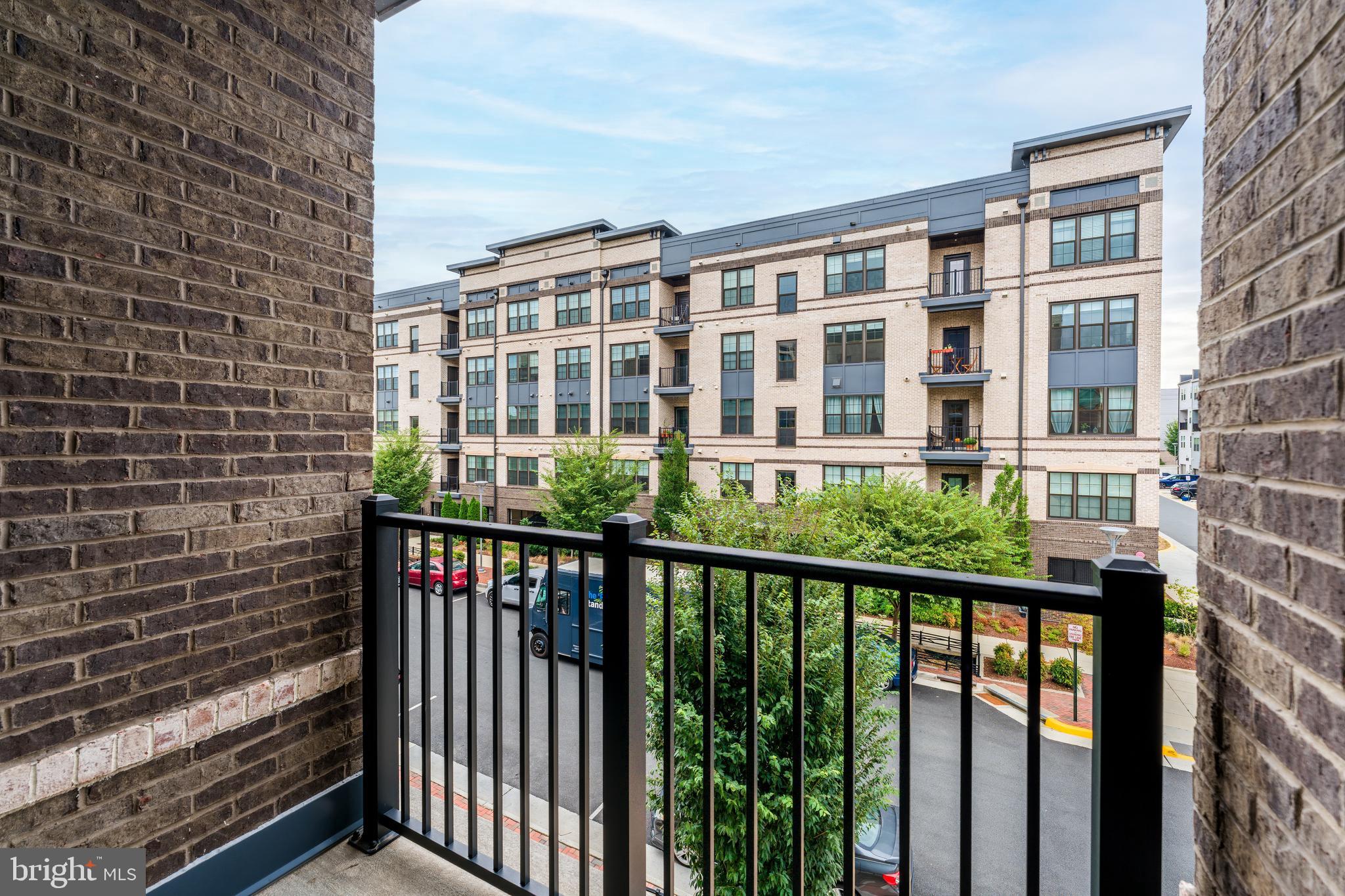 METROPARK AT ARROWBROOK - Residential