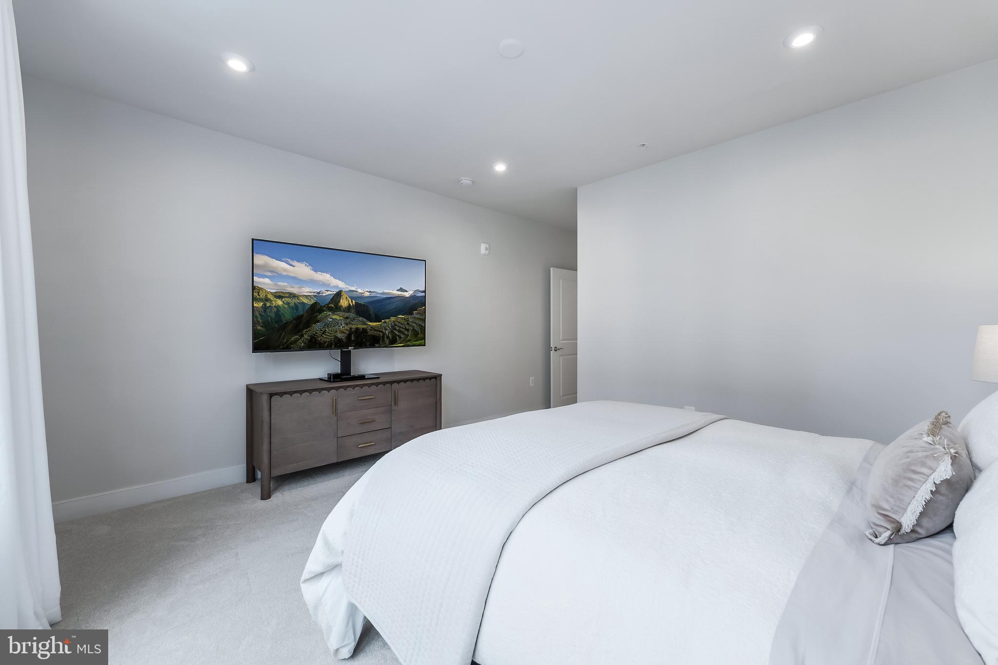 METROPARK AT ARROWBROOK - Residential