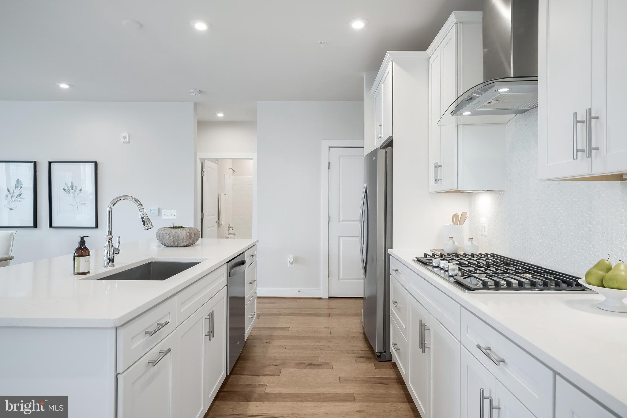 METROPARK AT ARROWBROOK - Residential