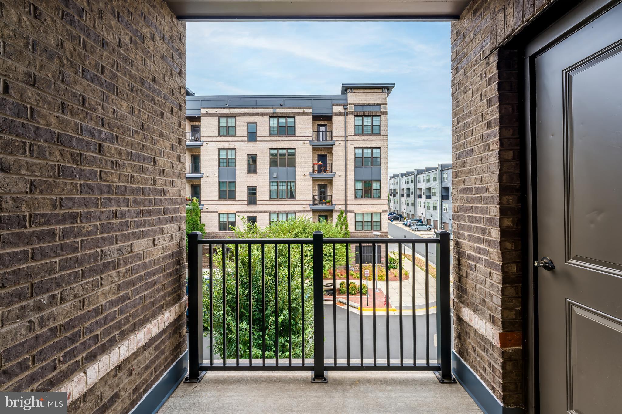 METROPARK AT ARROWBROOK - Residential