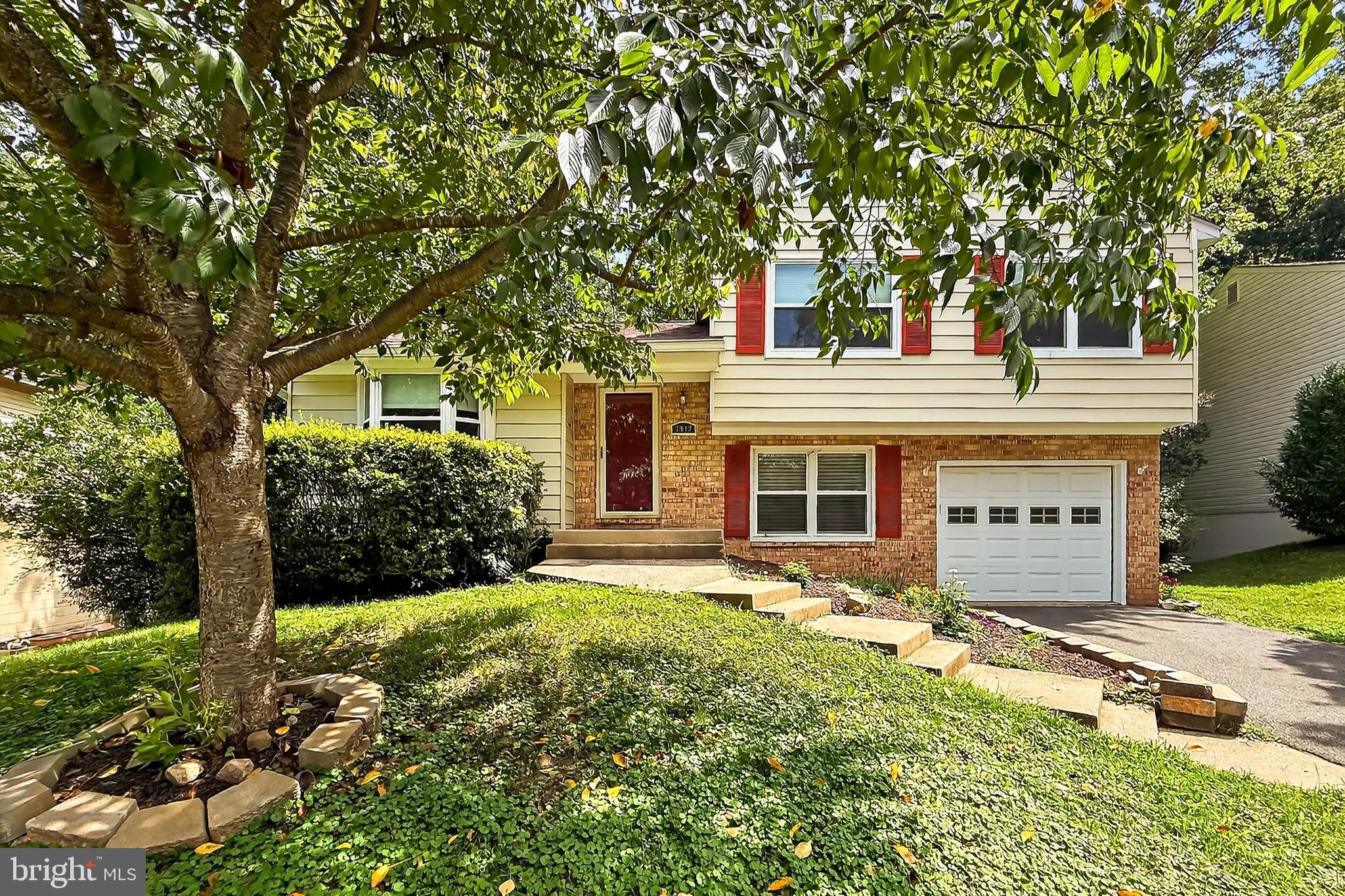 2942 FOX TAIL COURT