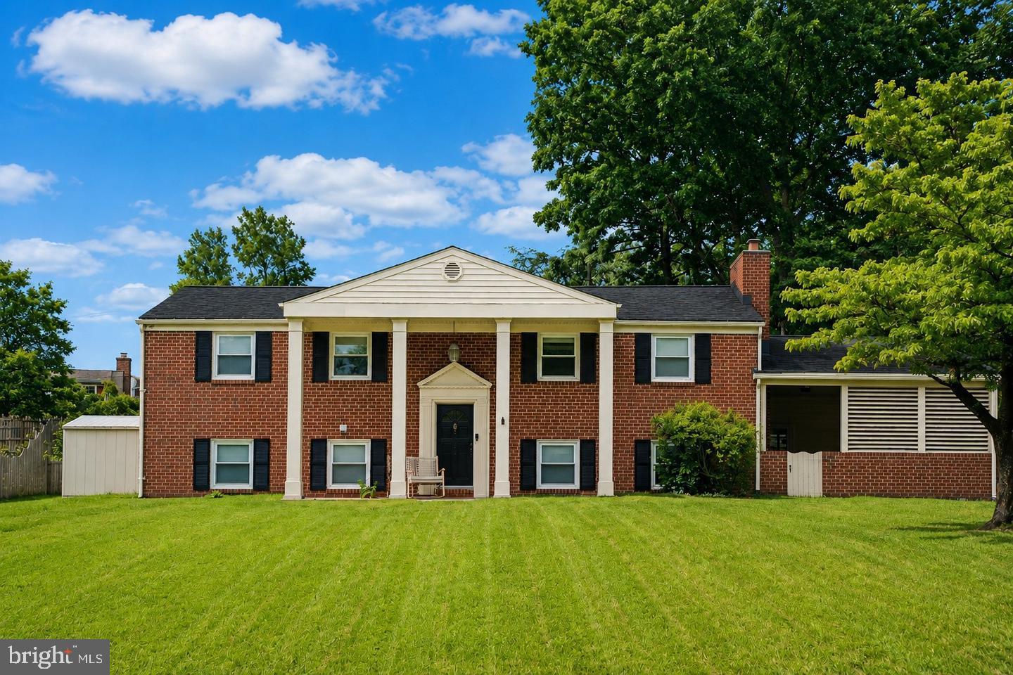3906 FOXHILL DRIVE