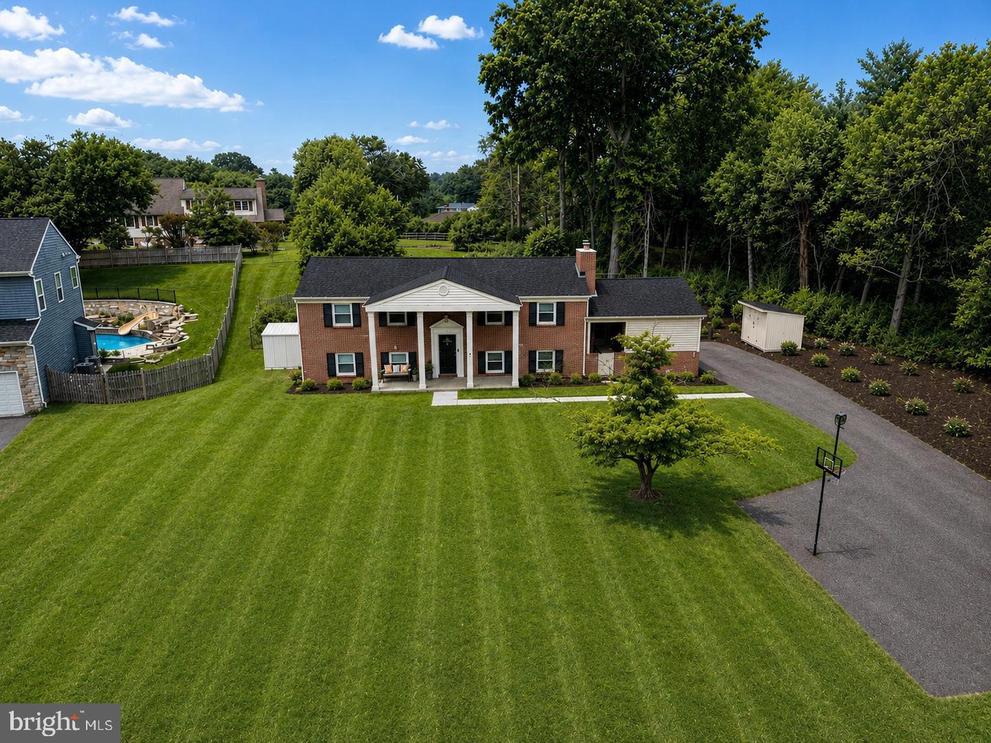 3906 FOXHILL DRIVE