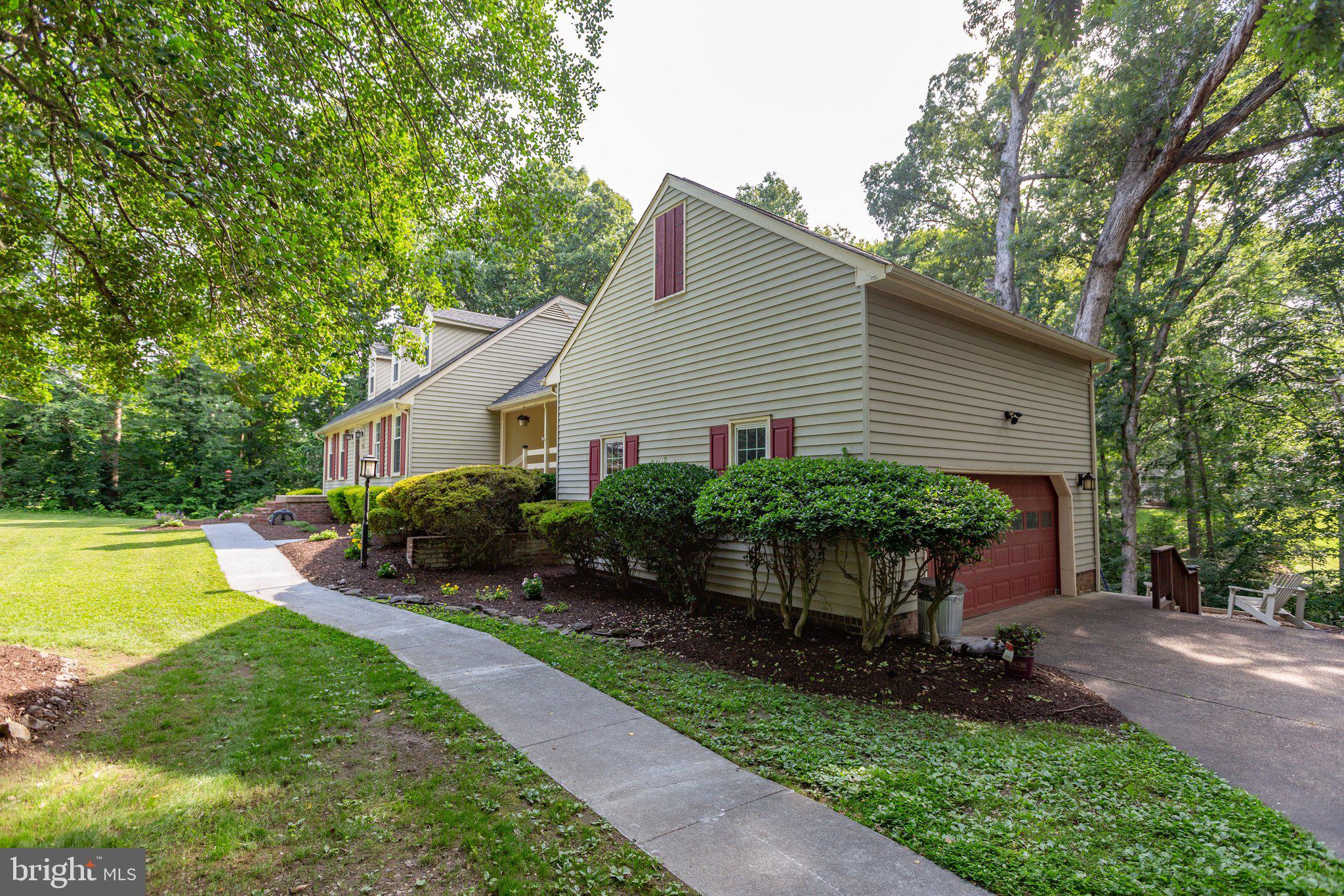 1550 CLOVER DRIVE