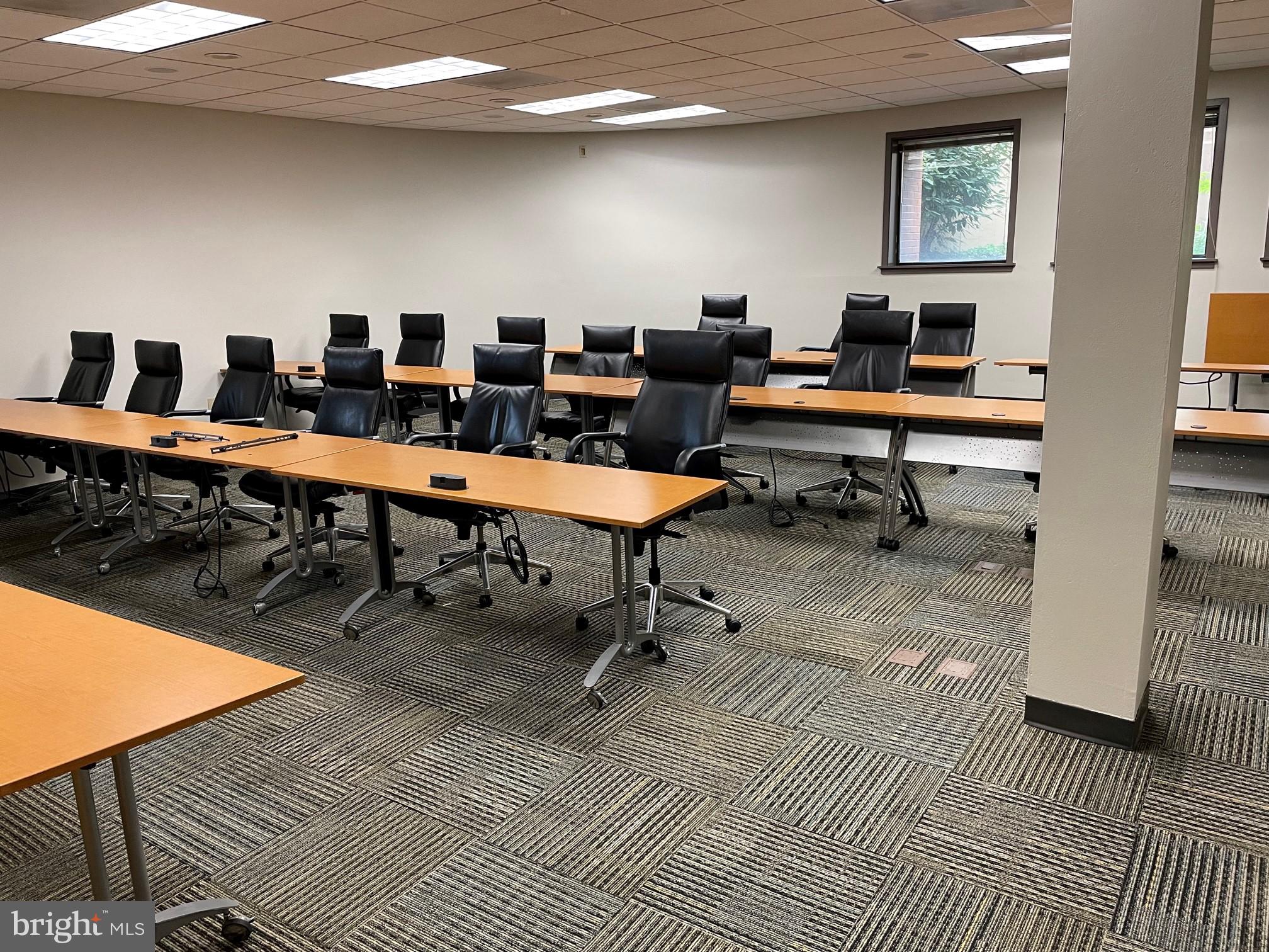 GREENFIELD - Commercial Lease