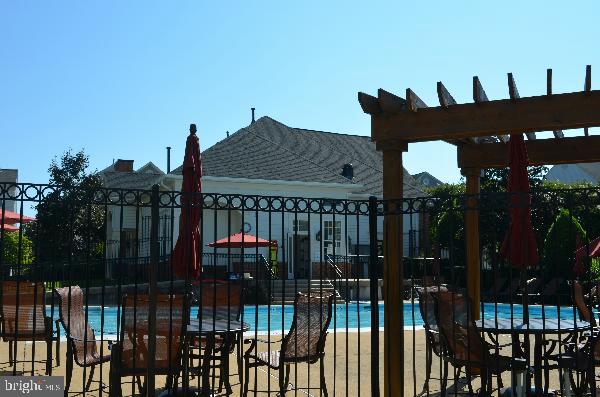 WINDY HILL - Residential