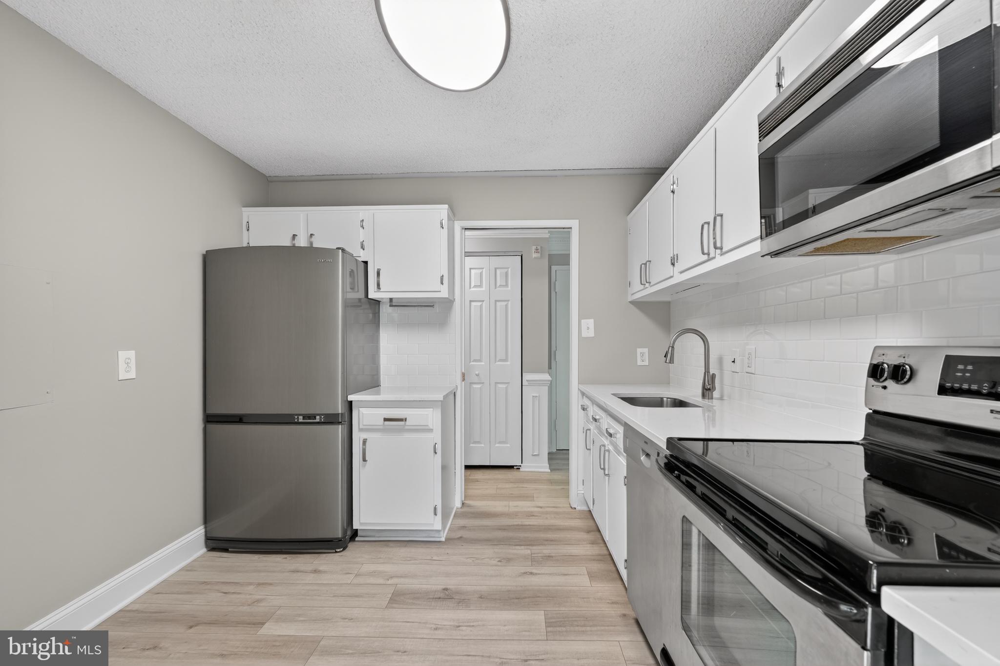 IDYLWOOD TOWERS CONDO - Residential