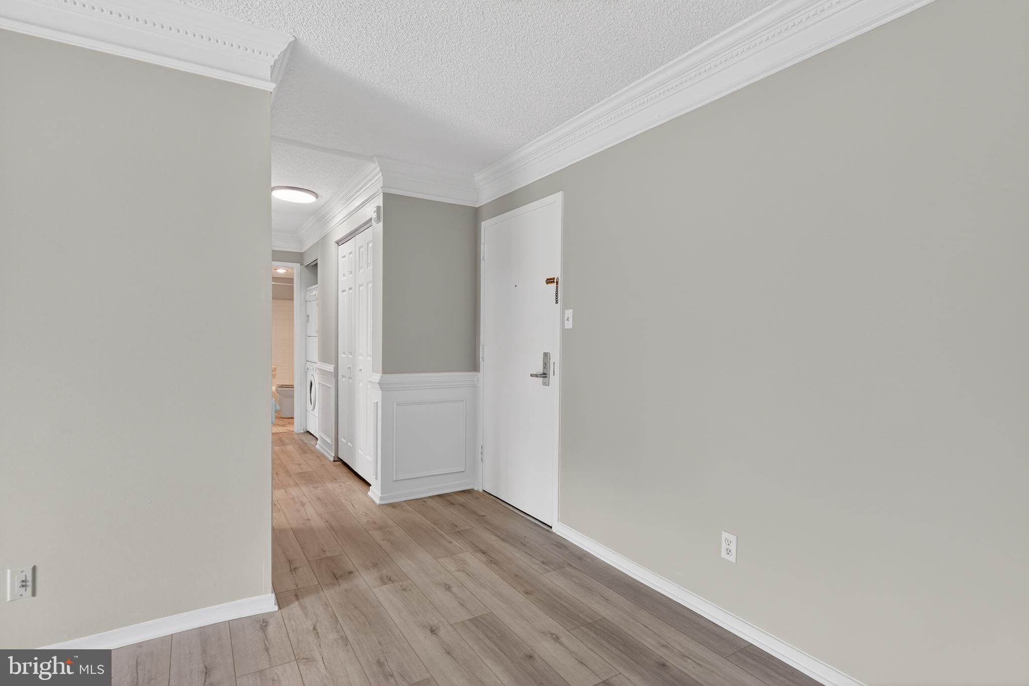 IDYLWOOD TOWERS CONDO - Residential