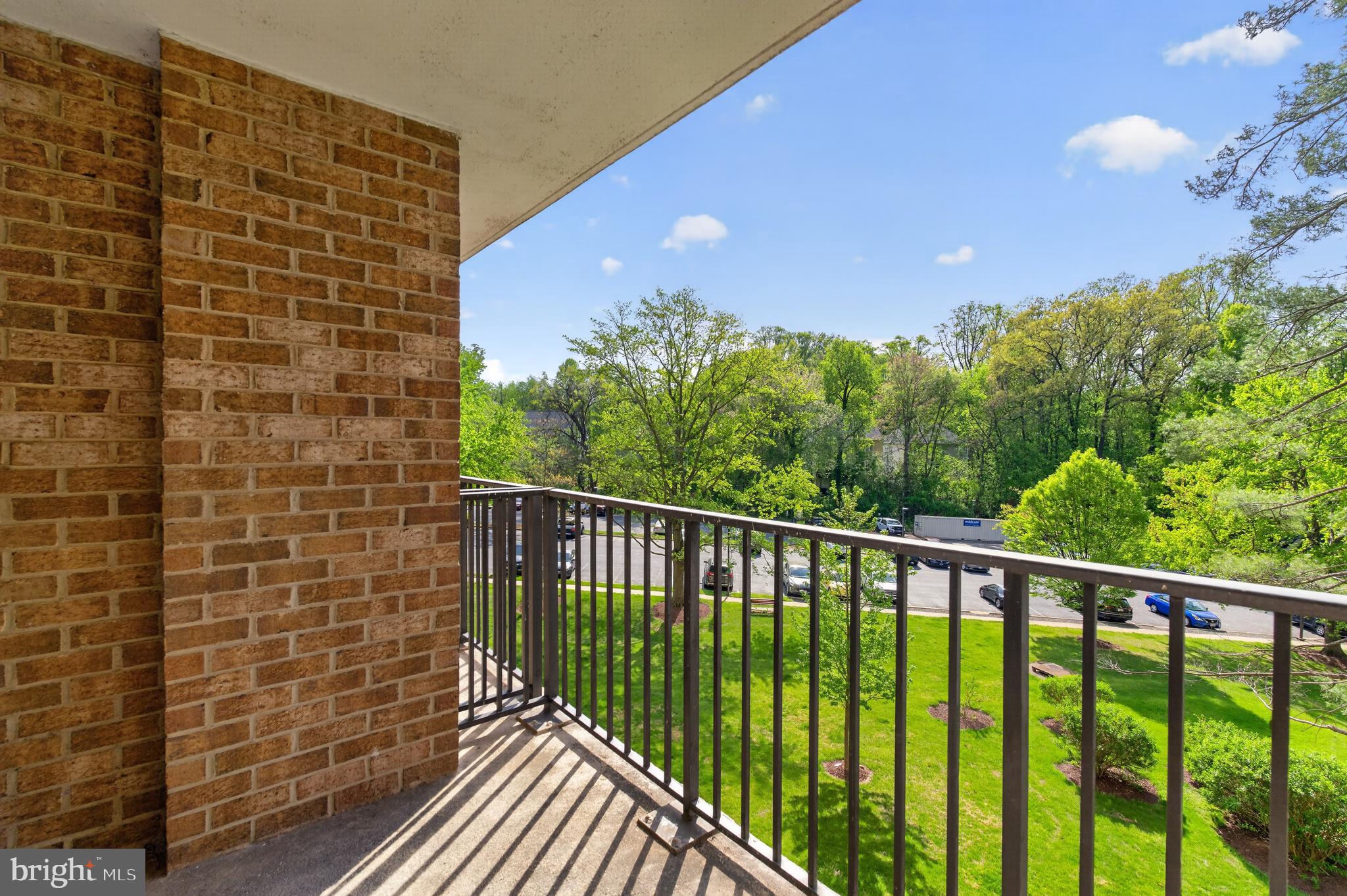 IDYLWOOD TOWERS CONDO - Residential