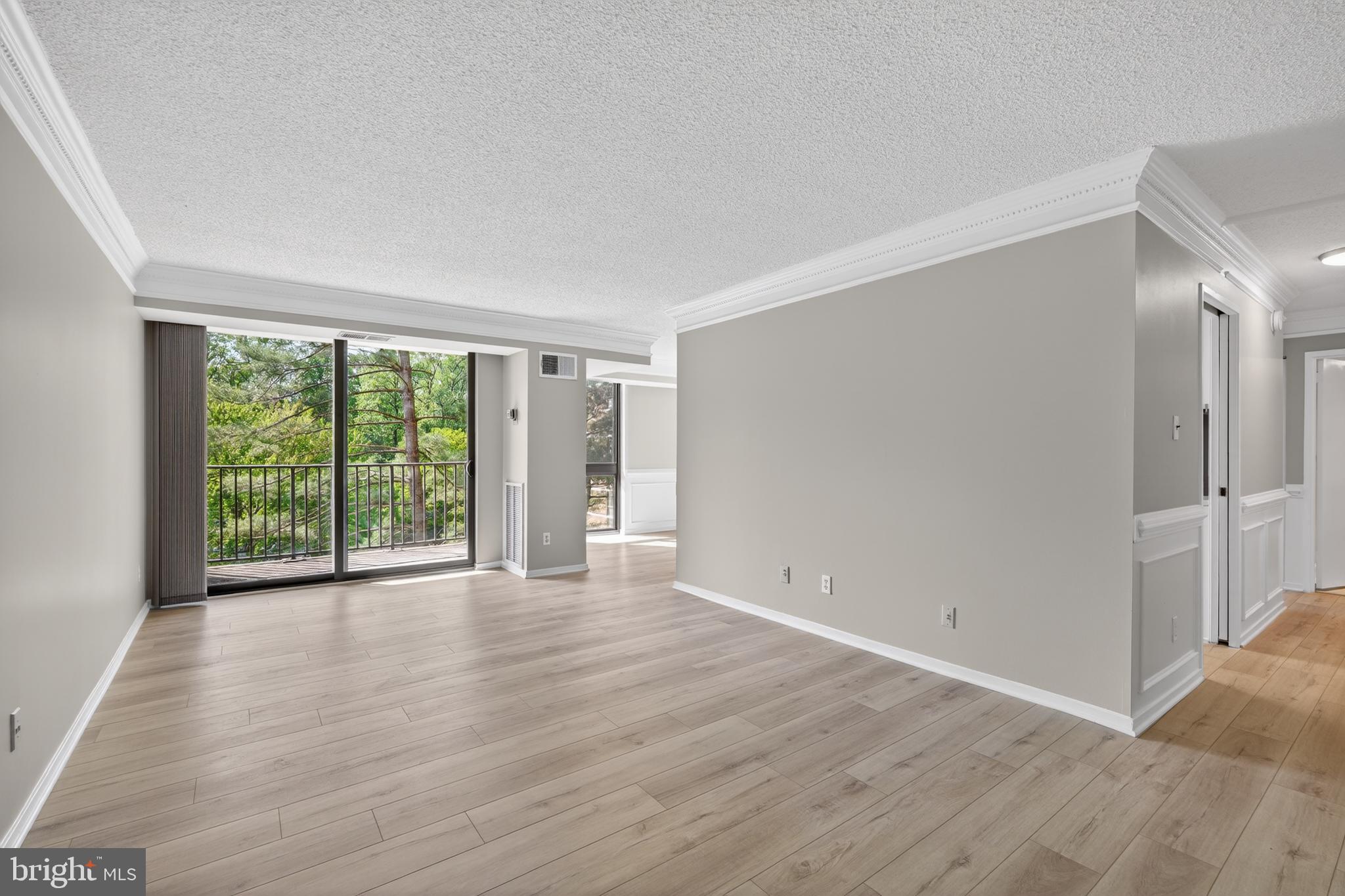 IDYLWOOD TOWERS CONDO - Residential