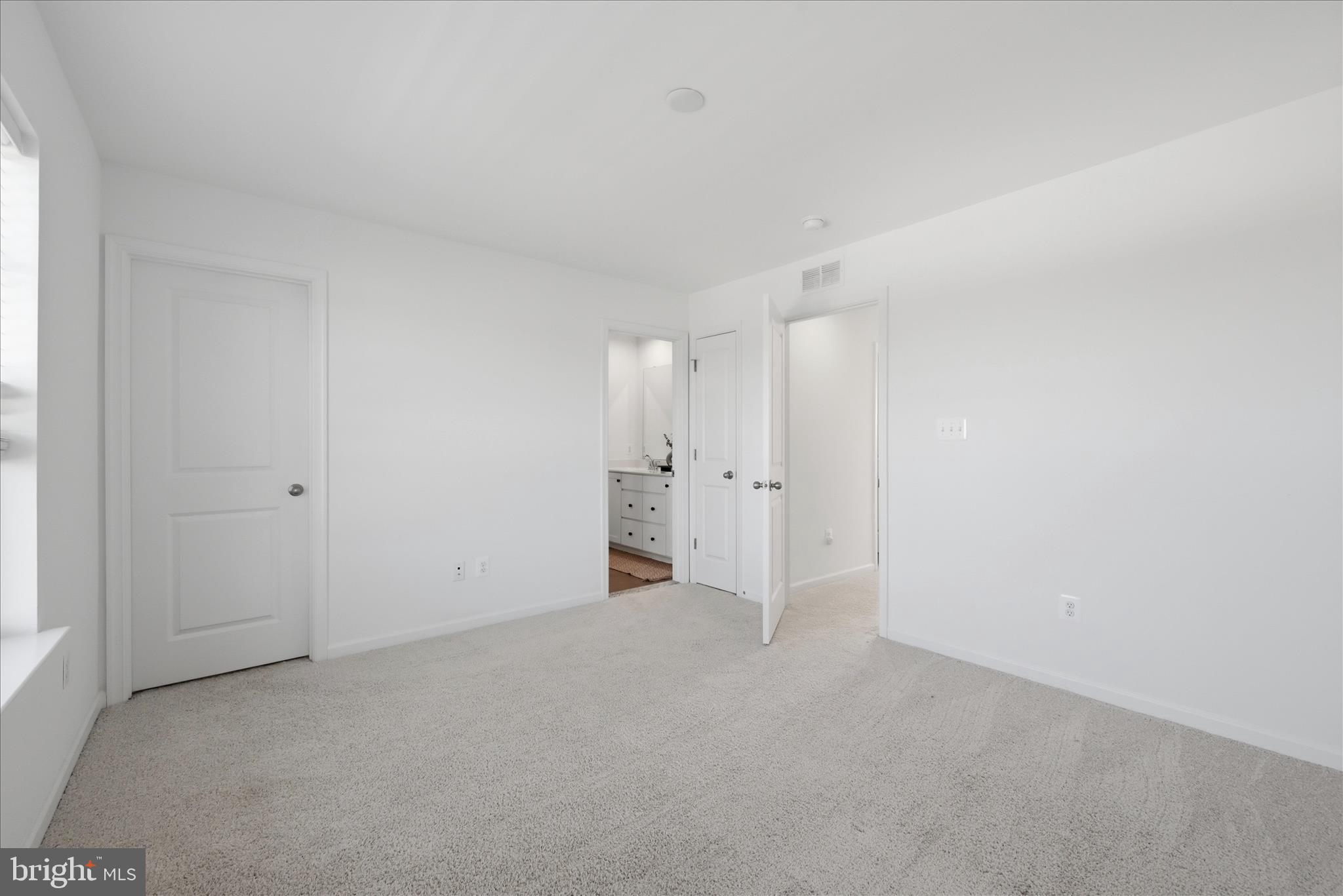 KING'S CROSSING - Residential