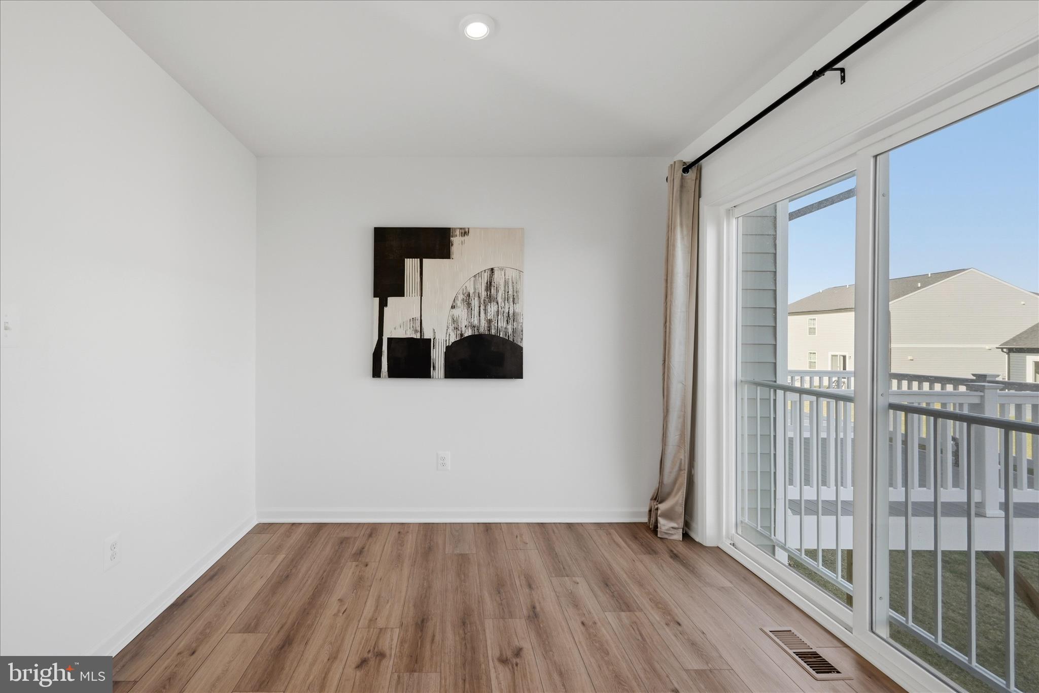 KING'S CROSSING - Residential