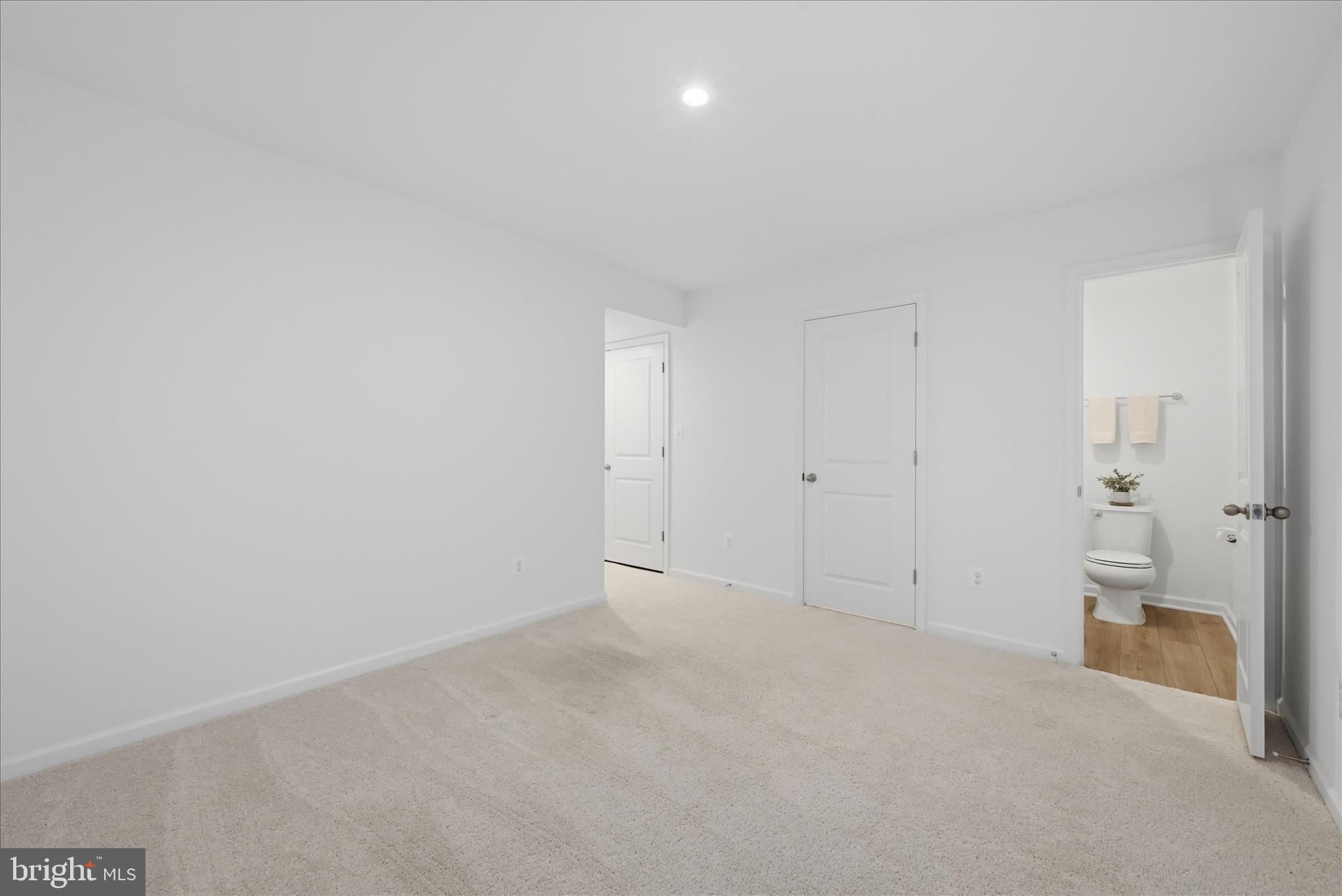 KING'S CROSSING - Residential