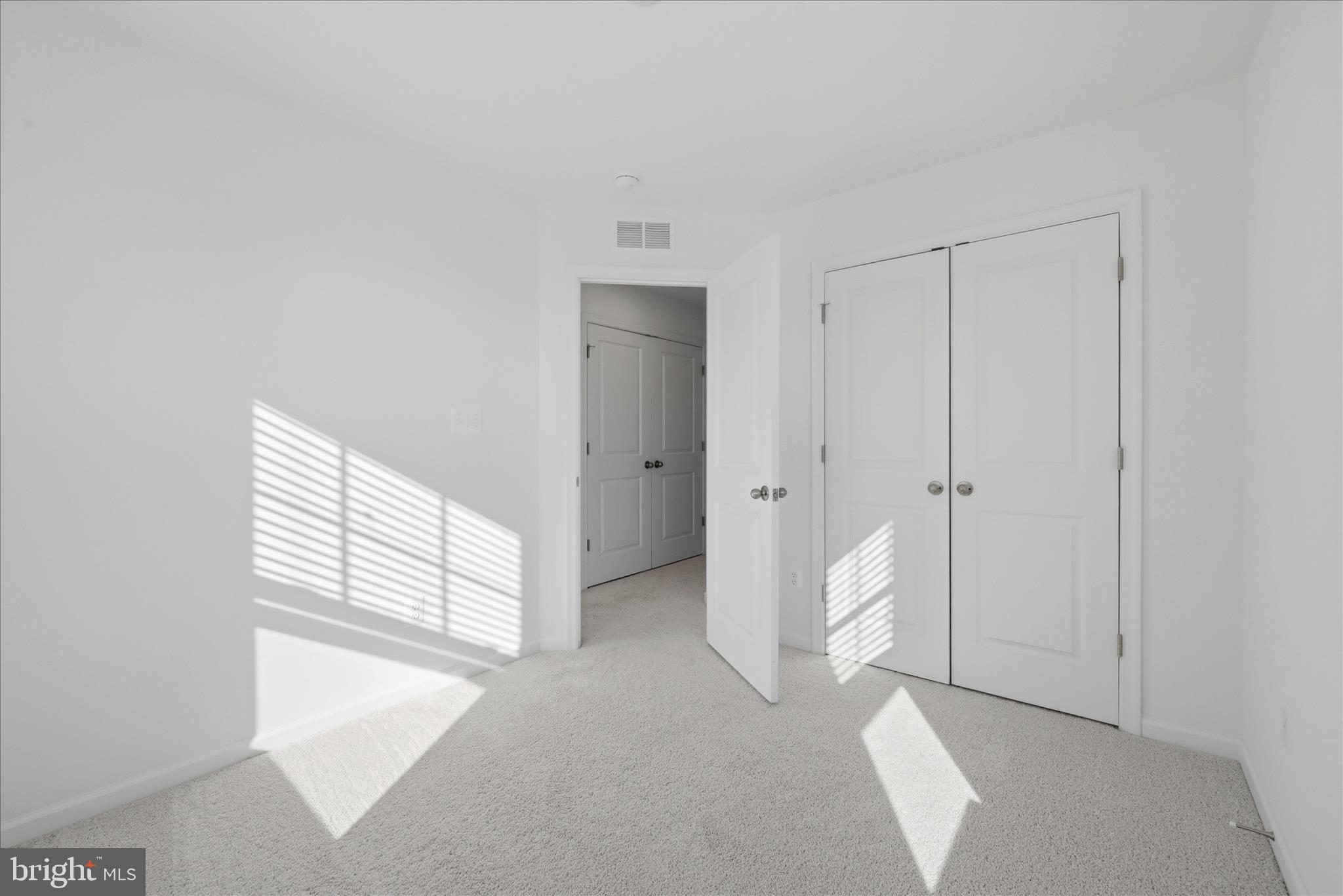 KING'S CROSSING - Residential