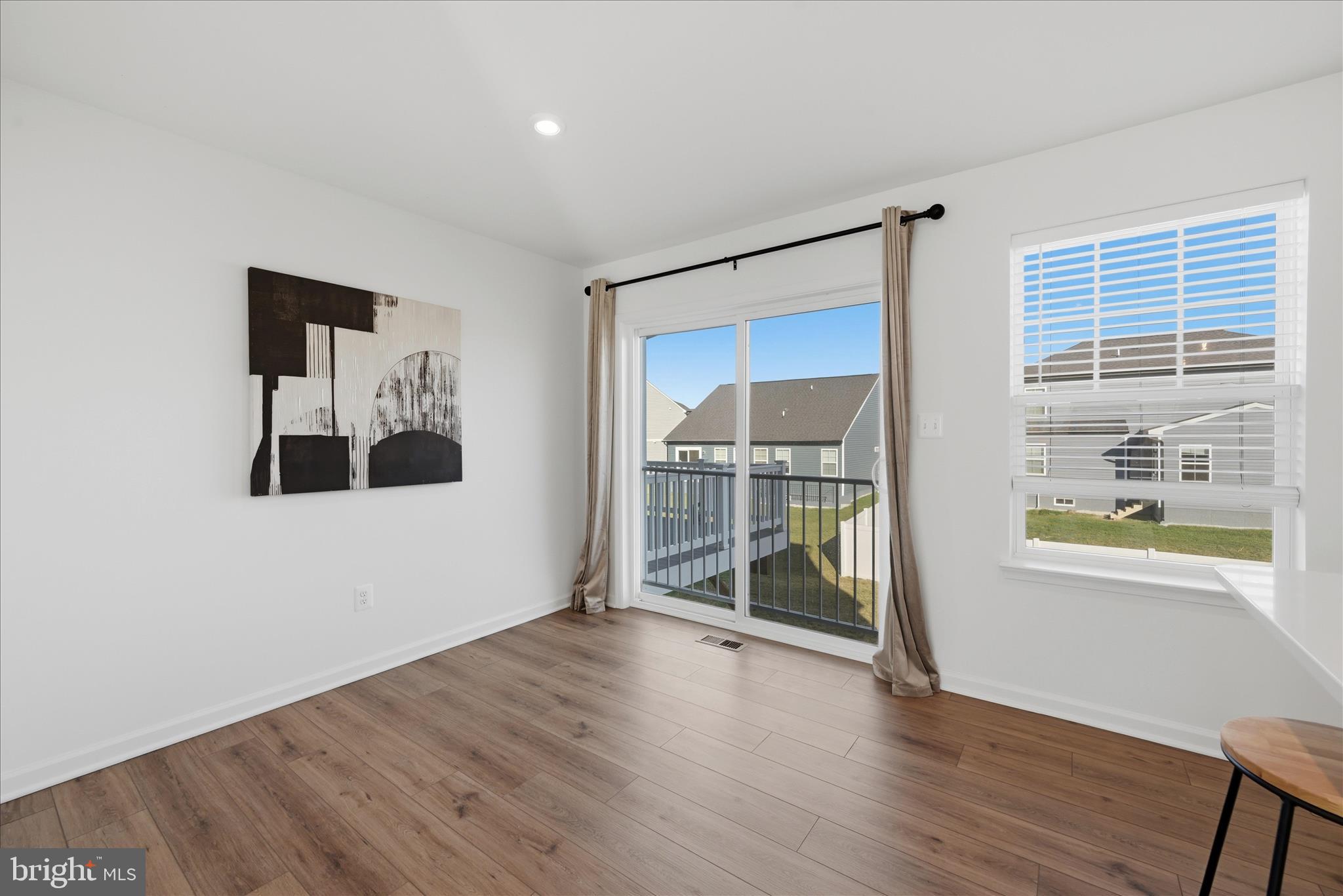 KING'S CROSSING - Residential