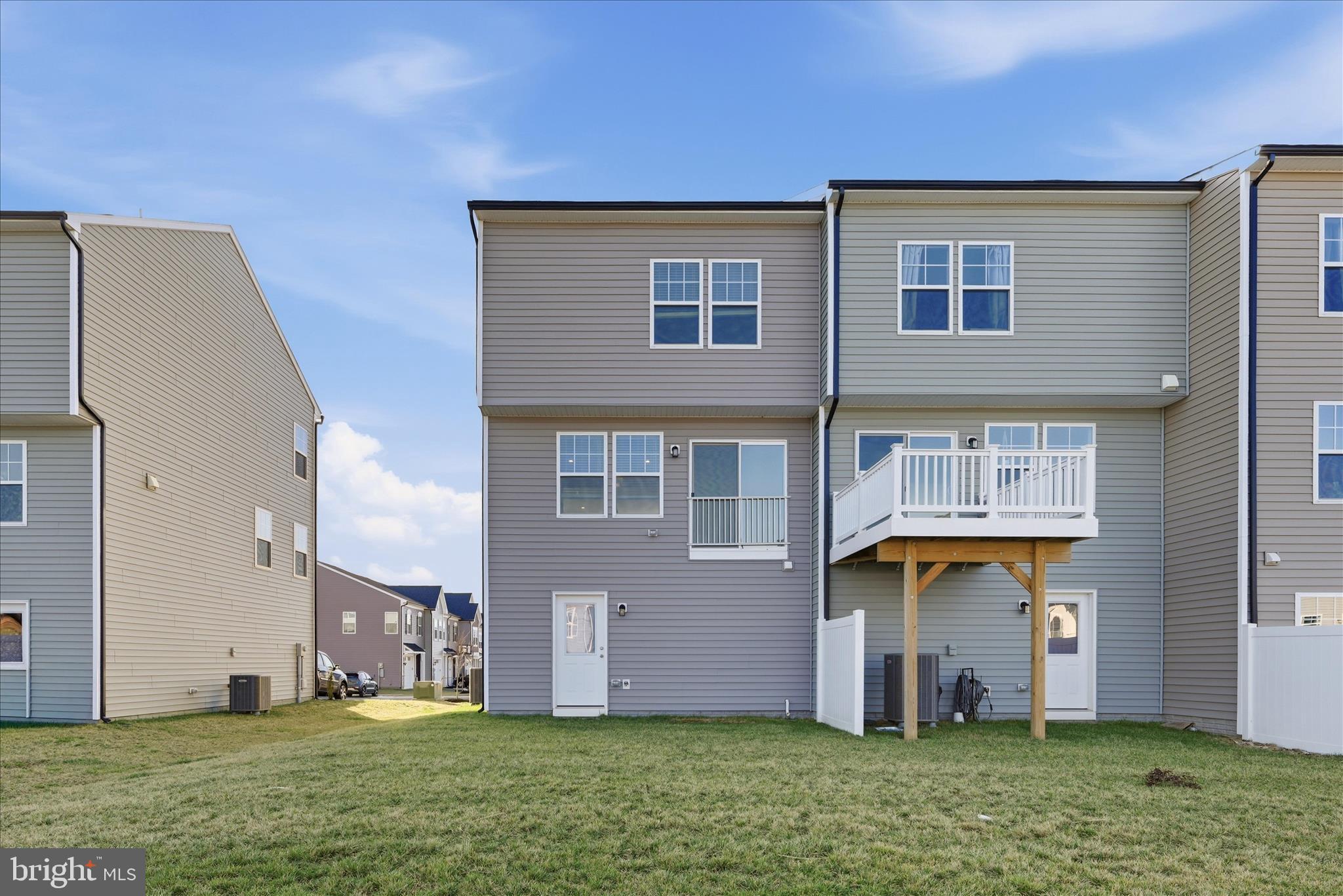 KING'S CROSSING - Residential