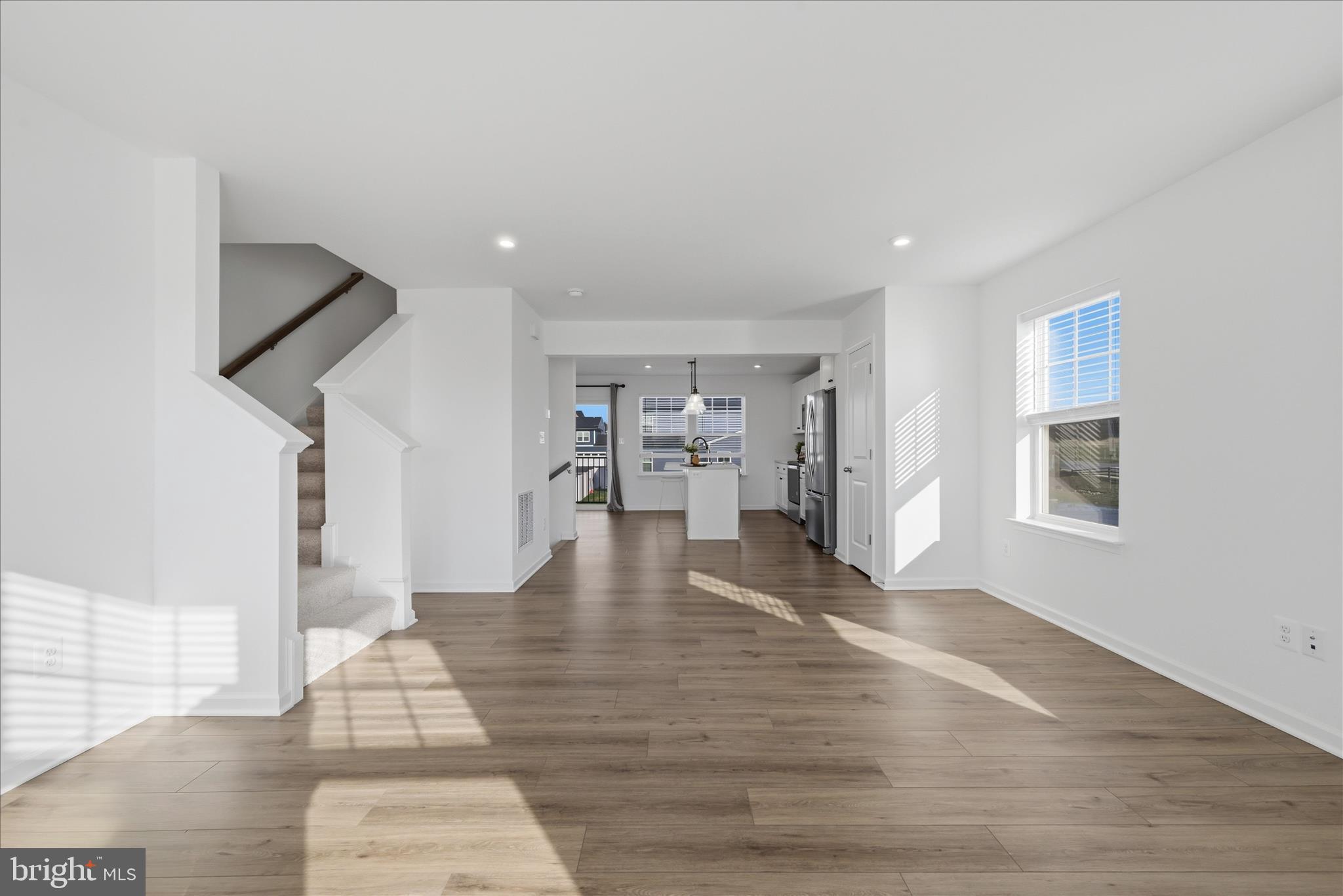 KING'S CROSSING - Residential