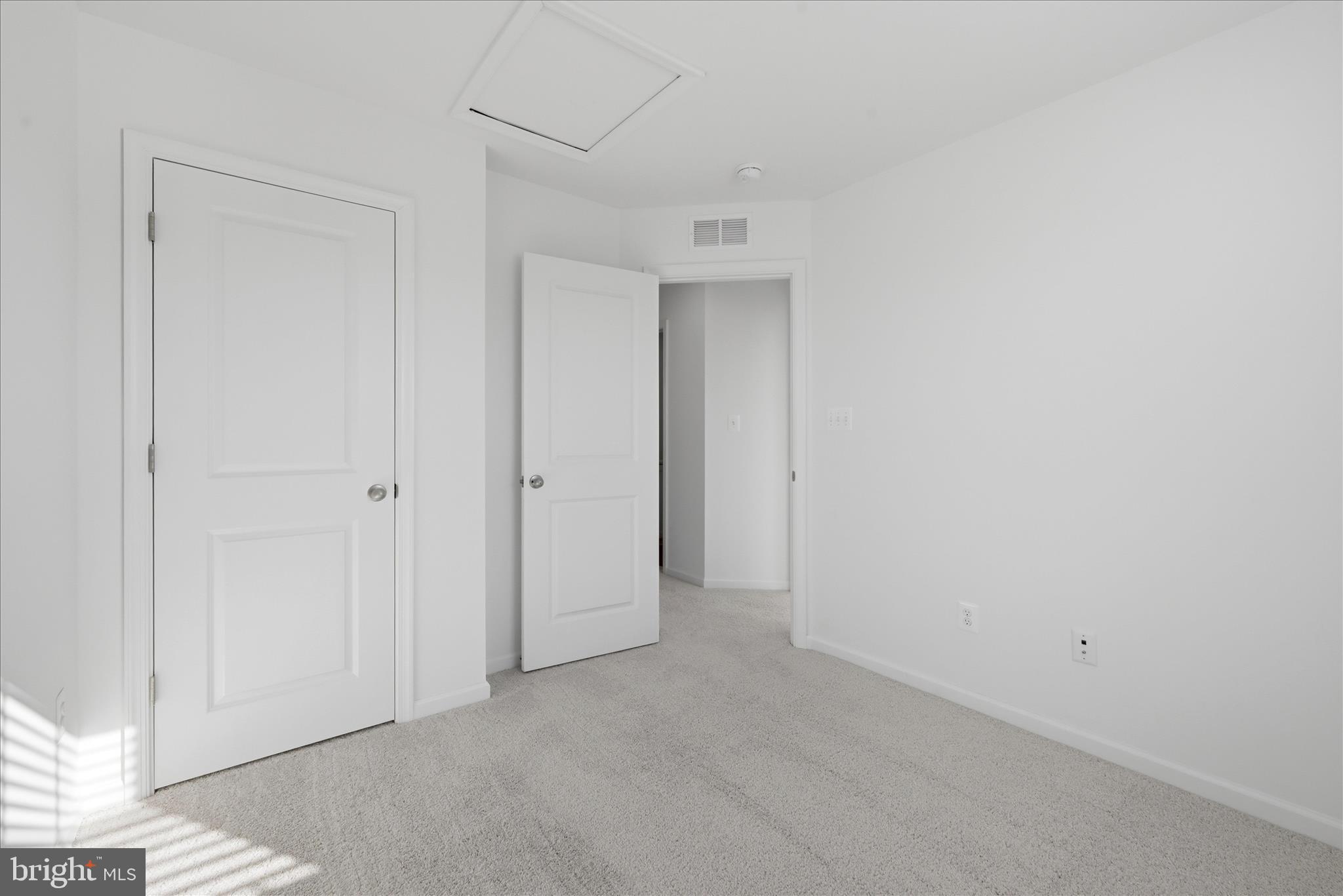 KING'S CROSSING - Residential