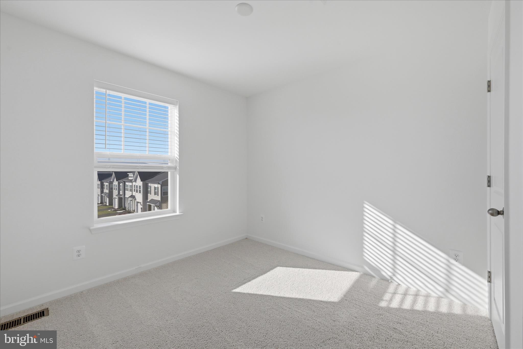 KING'S CROSSING - Residential