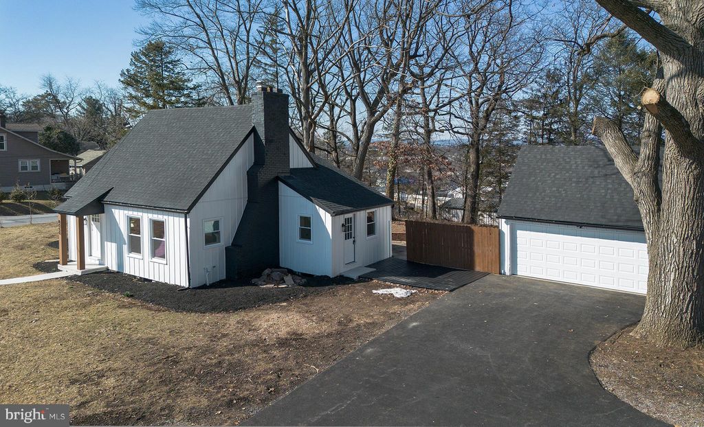 Photo of 8050 Chambers Hill Road, HARRISBURG, PA 17111 (MLS # PADA2057094)