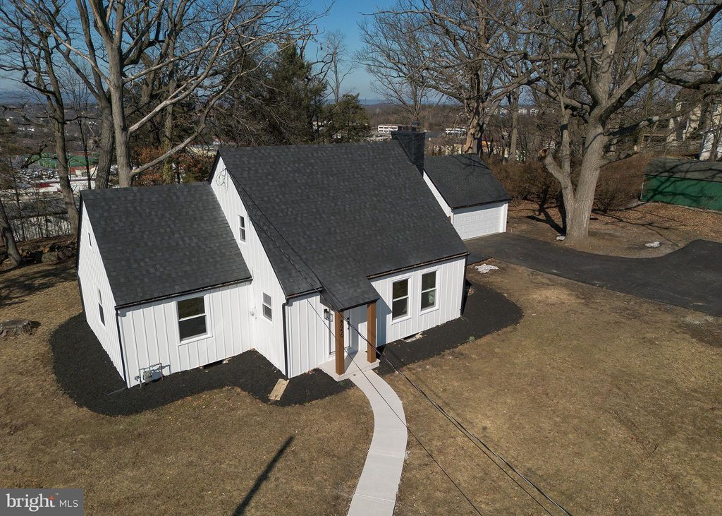 Photo of 8050 Chambers Hill Road, HARRISBURG, PA 17111 (MLS # PADA2057094)