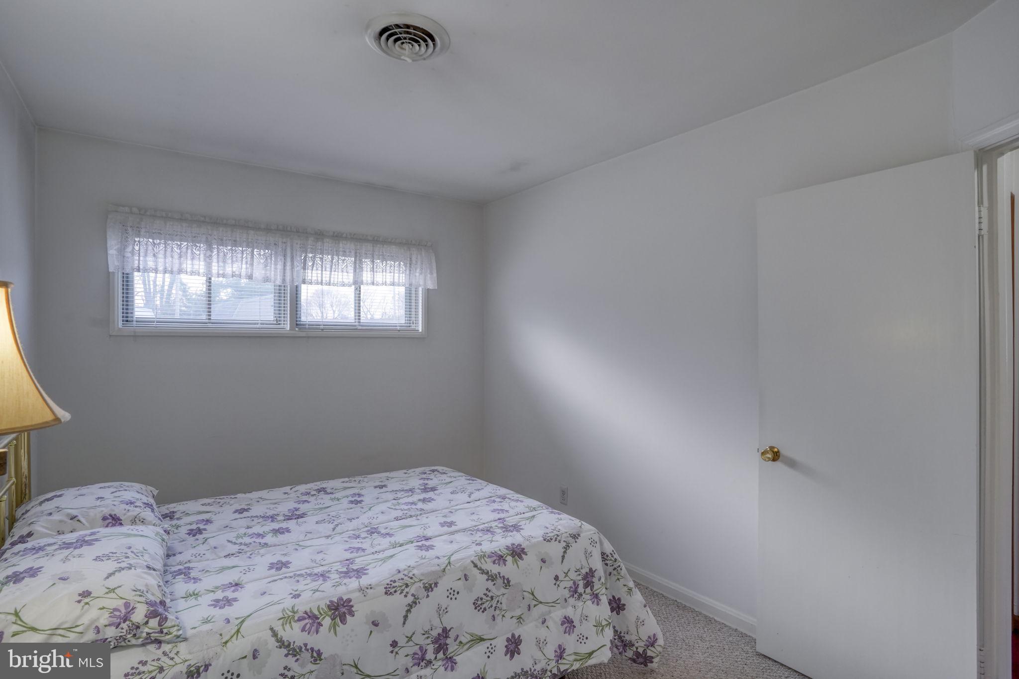 KENT ACRES - Residential