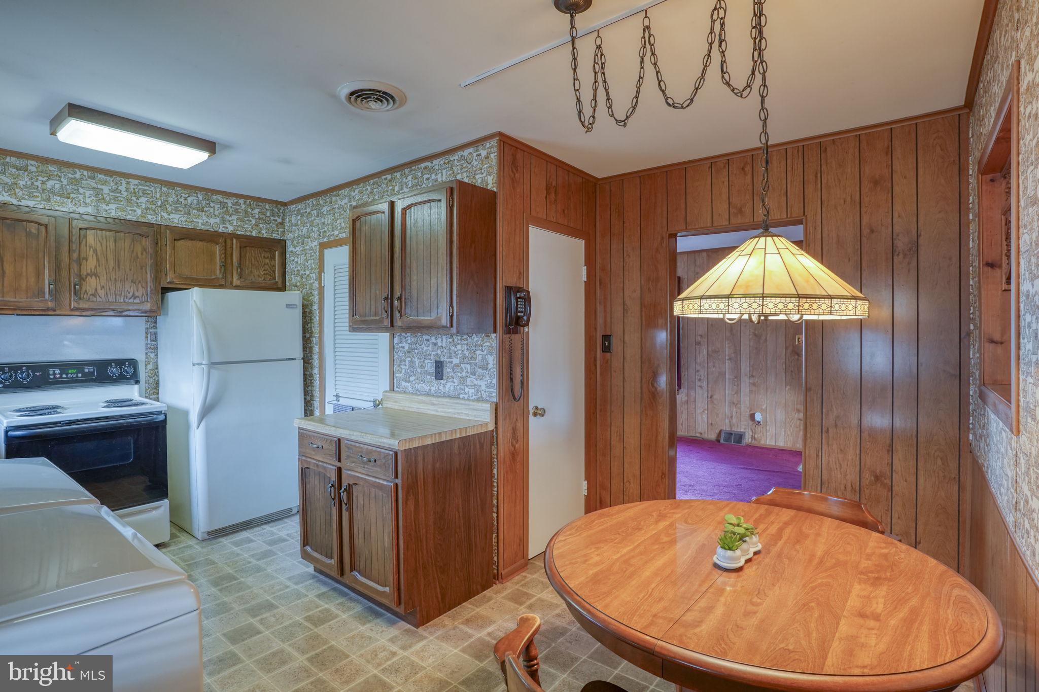 KENT ACRES - Residential