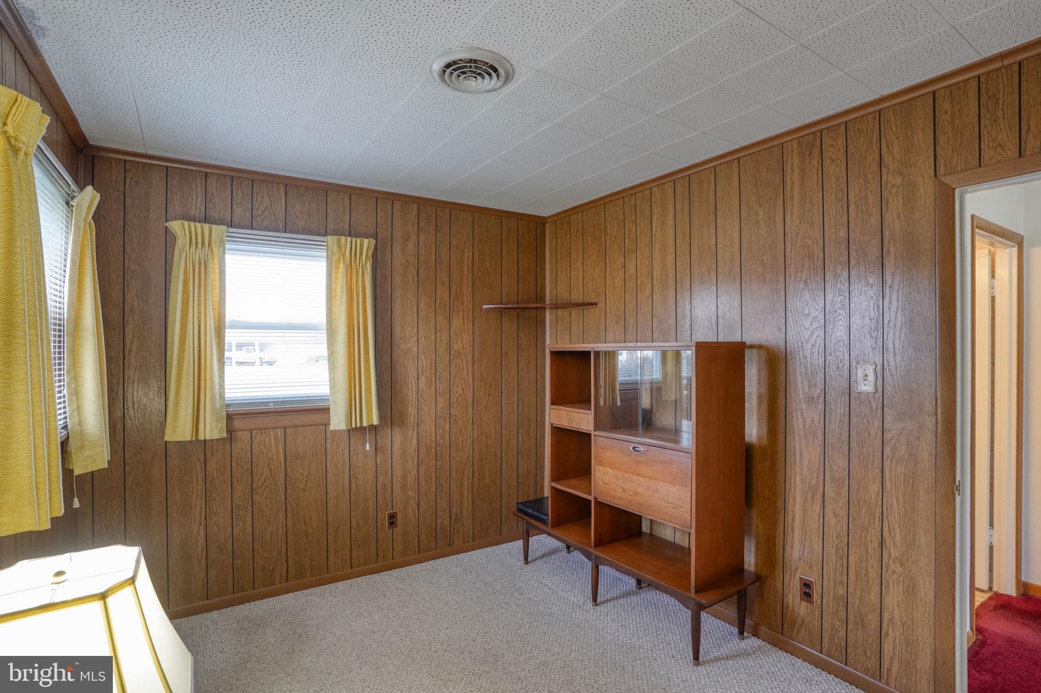 KENT ACRES - Residential