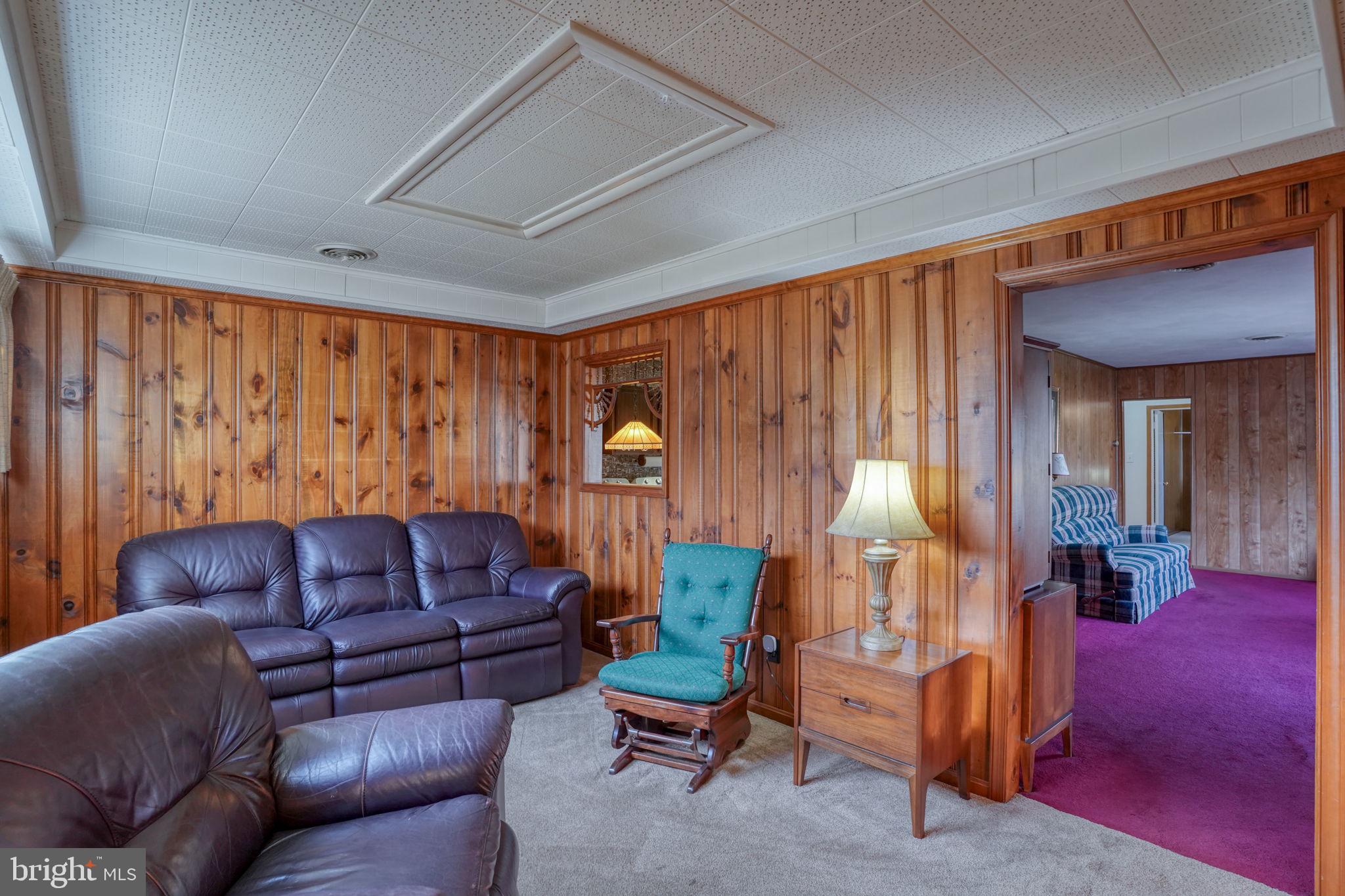 KENT ACRES - Residential