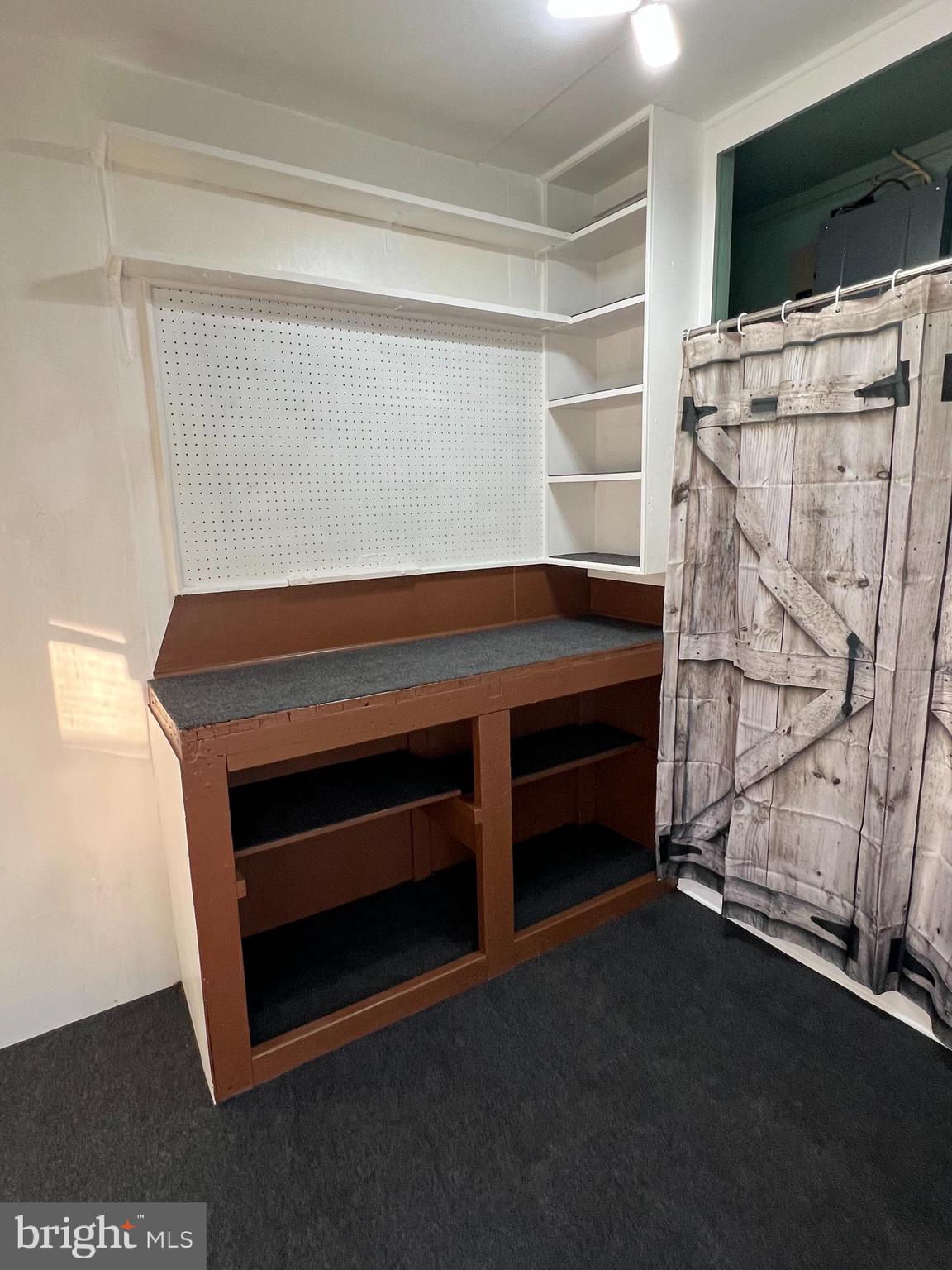 KENT ACRES - Residential