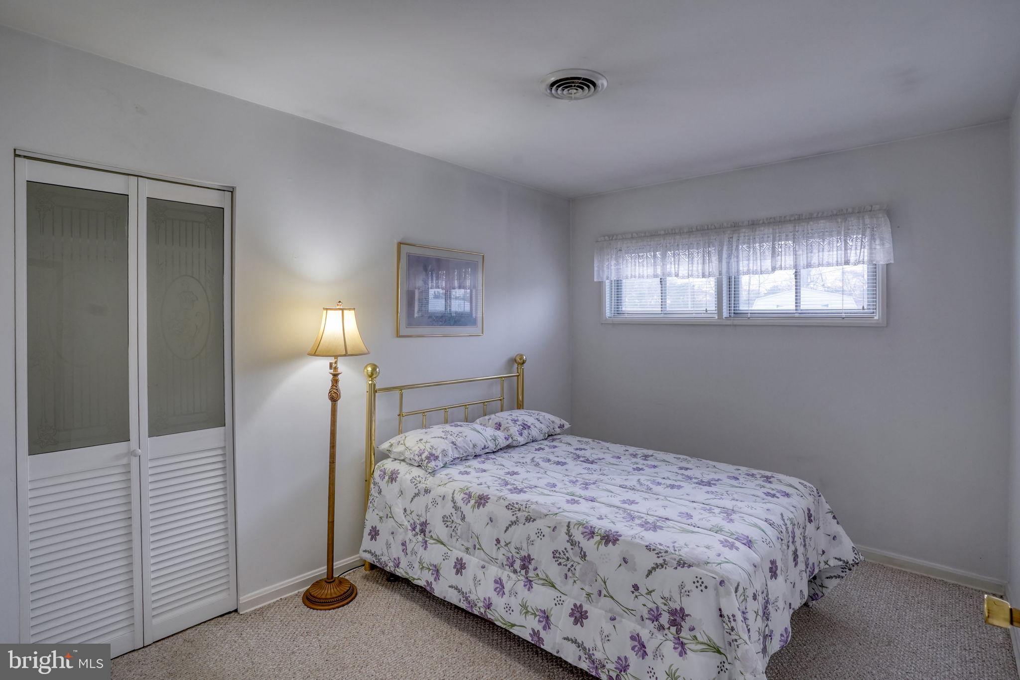 KENT ACRES - Residential