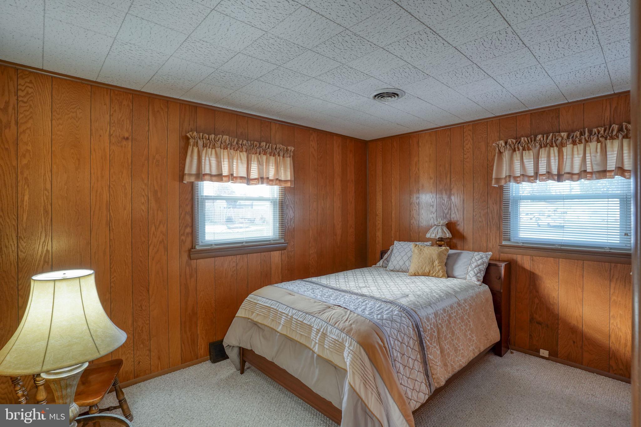 KENT ACRES - Residential