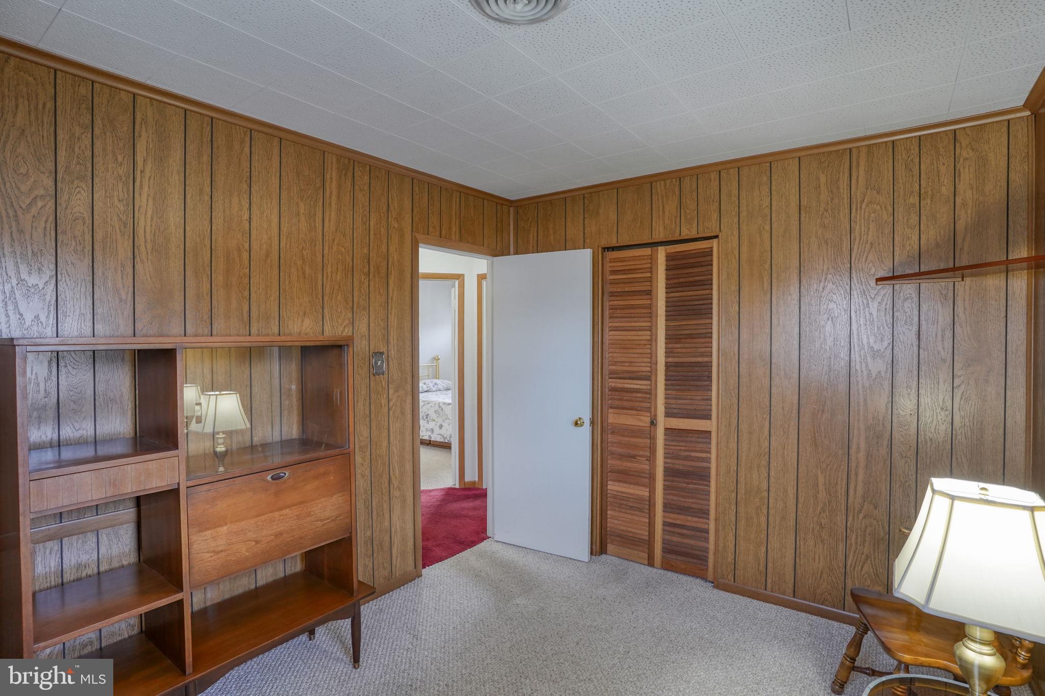 KENT ACRES - Residential