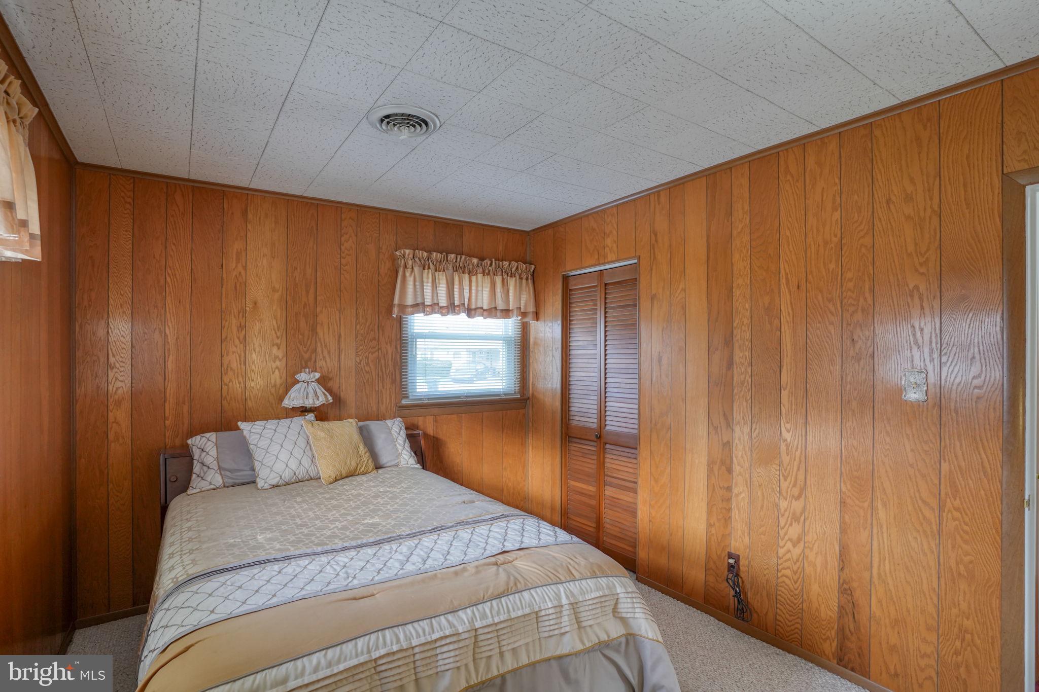 KENT ACRES - Residential