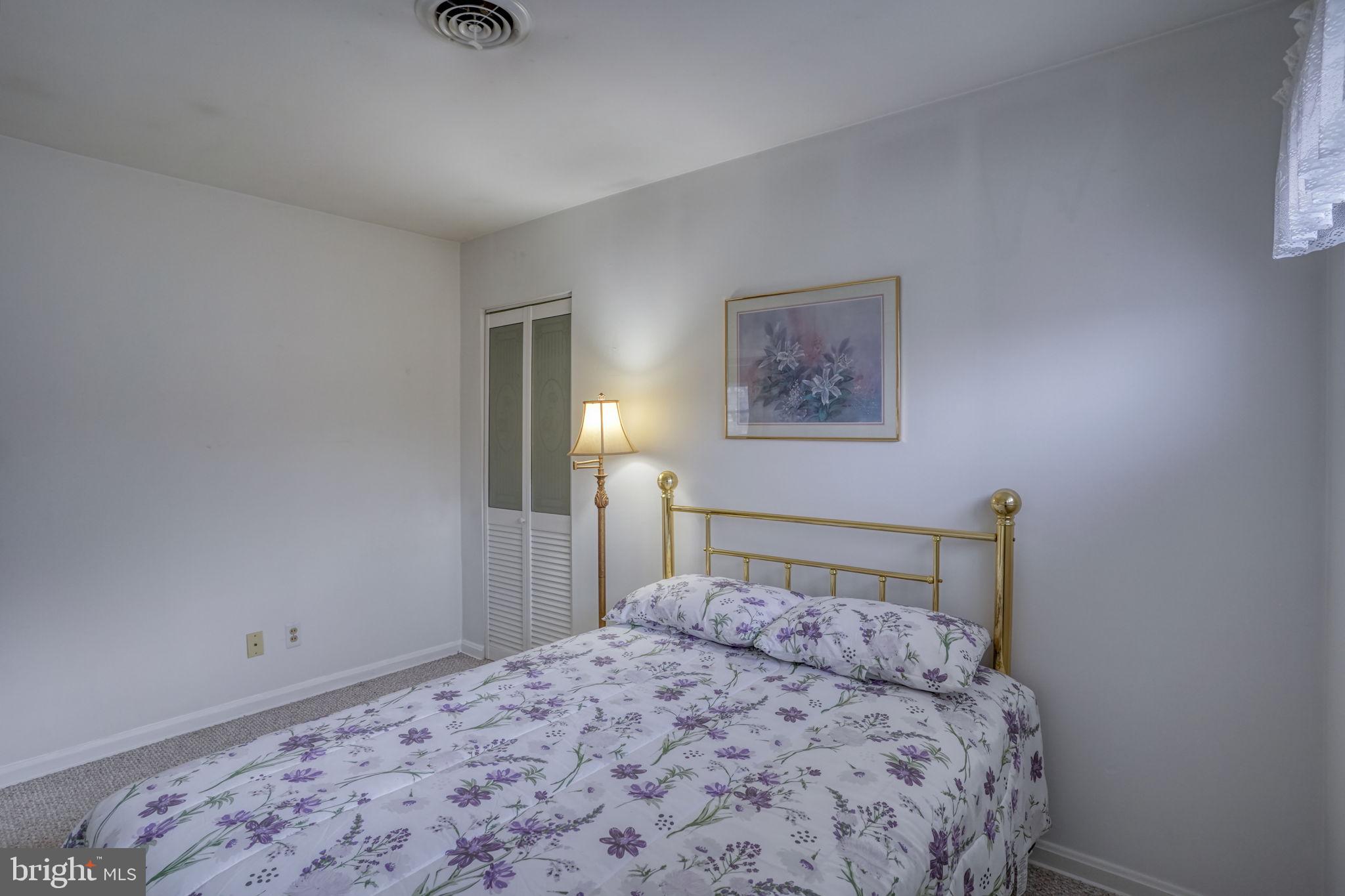 KENT ACRES - Residential