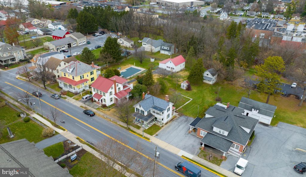 Photo of 515 E MAIN ST, LITITZ, PA 17543 (MLS # PALA2028214)