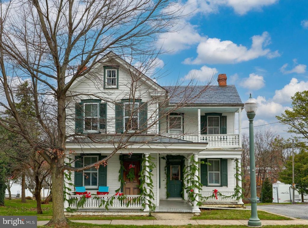 Photo of 515 E MAIN ST, LITITZ, PA 17543 (MLS # PALA2028214)