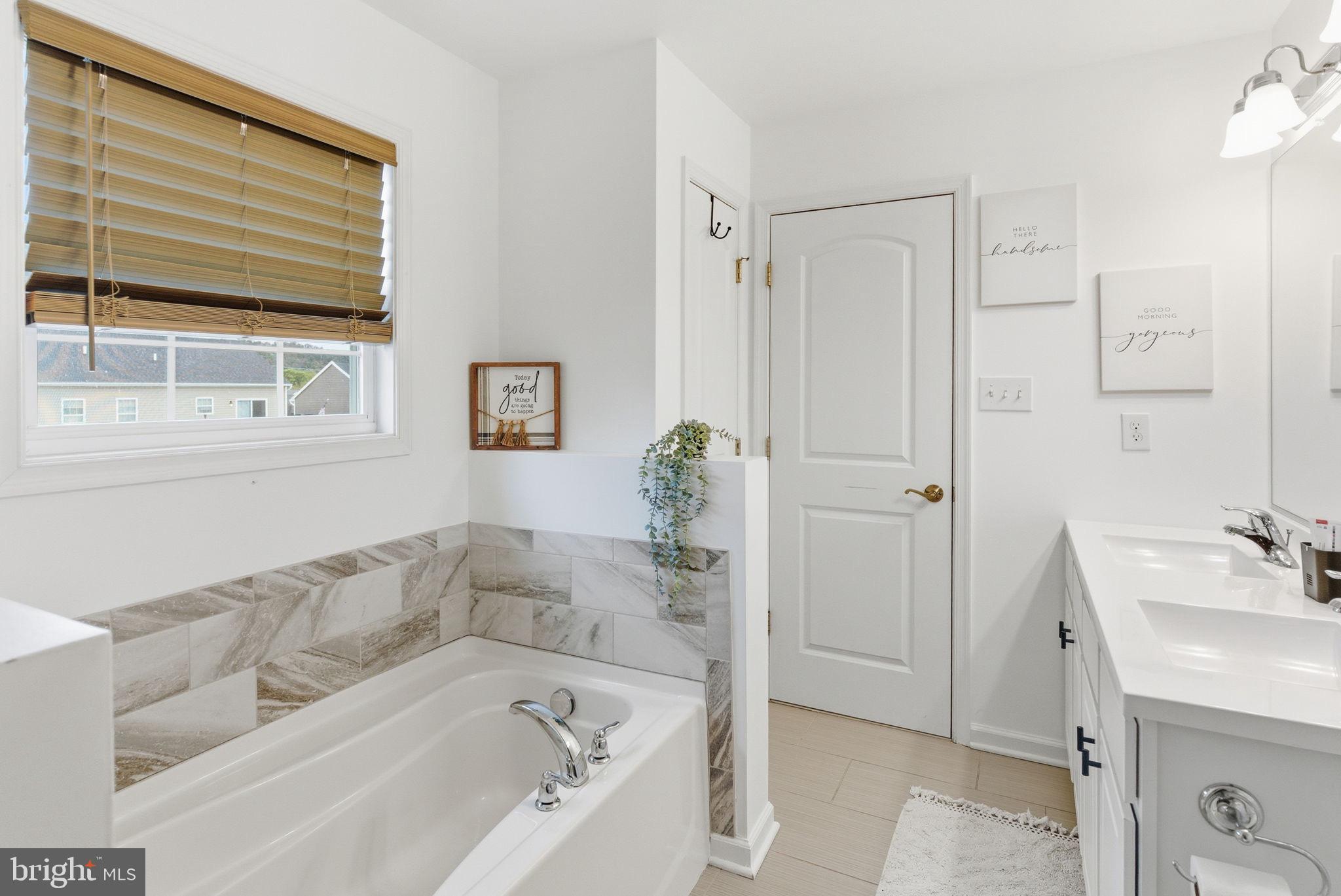 RED HILL - Residential