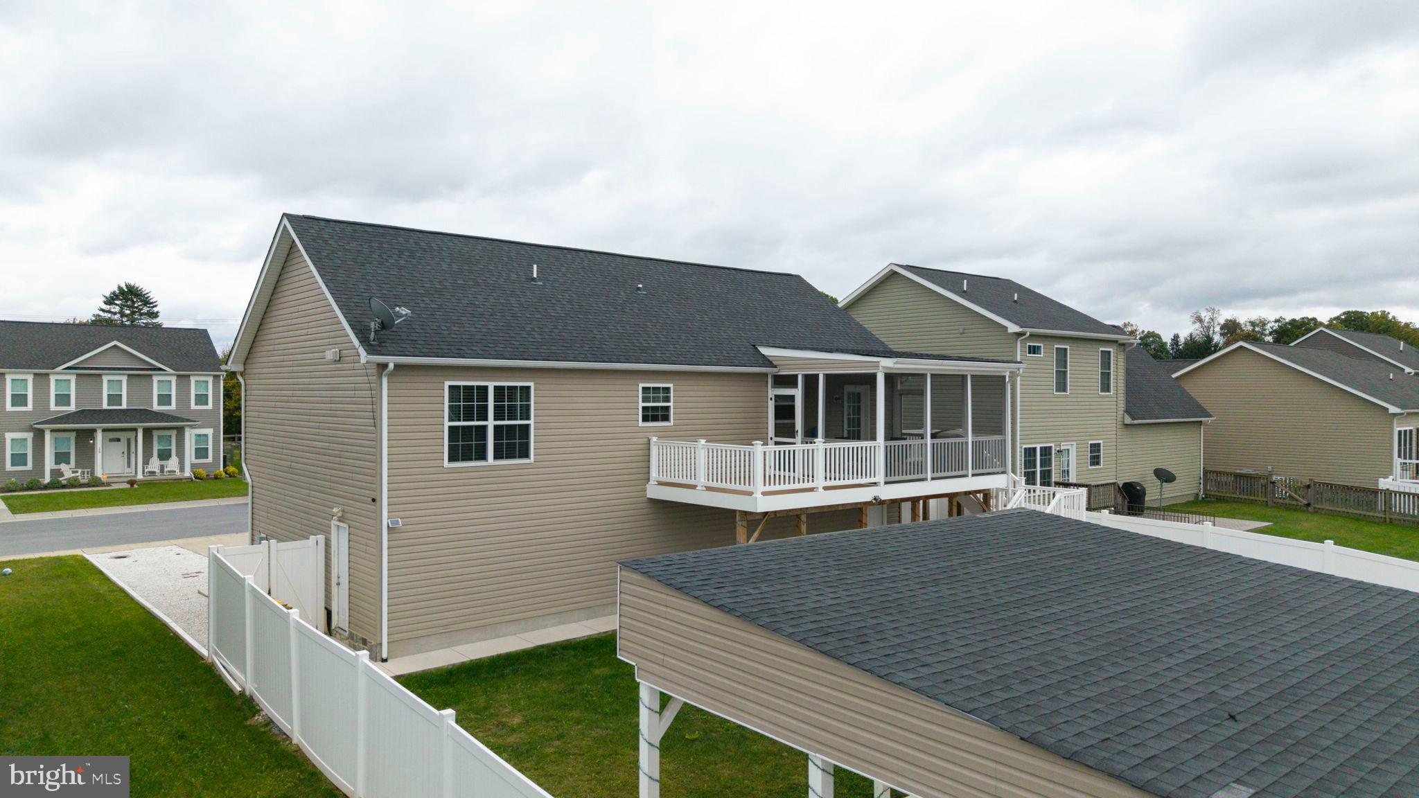 RED HILL - Residential