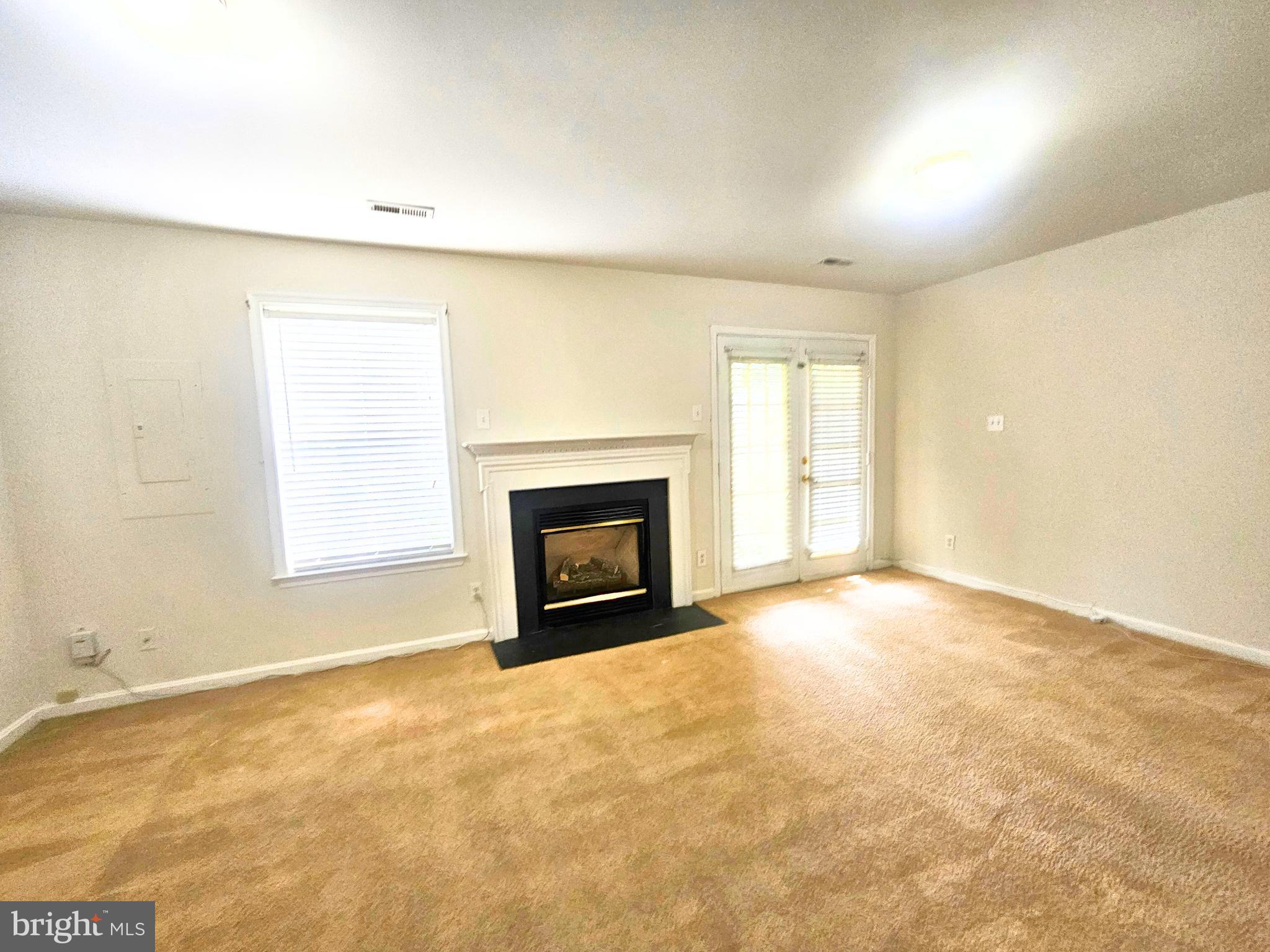 303 DUNDEE PLACE