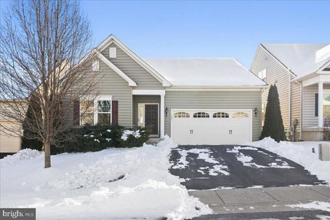 146 TOLLERTON TRAIL FALLING WATERS WV 25419