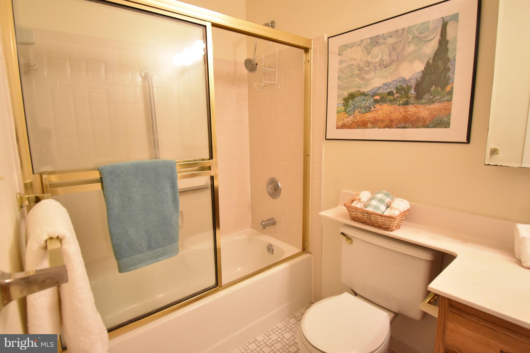 HUNTERS RUN - Residential