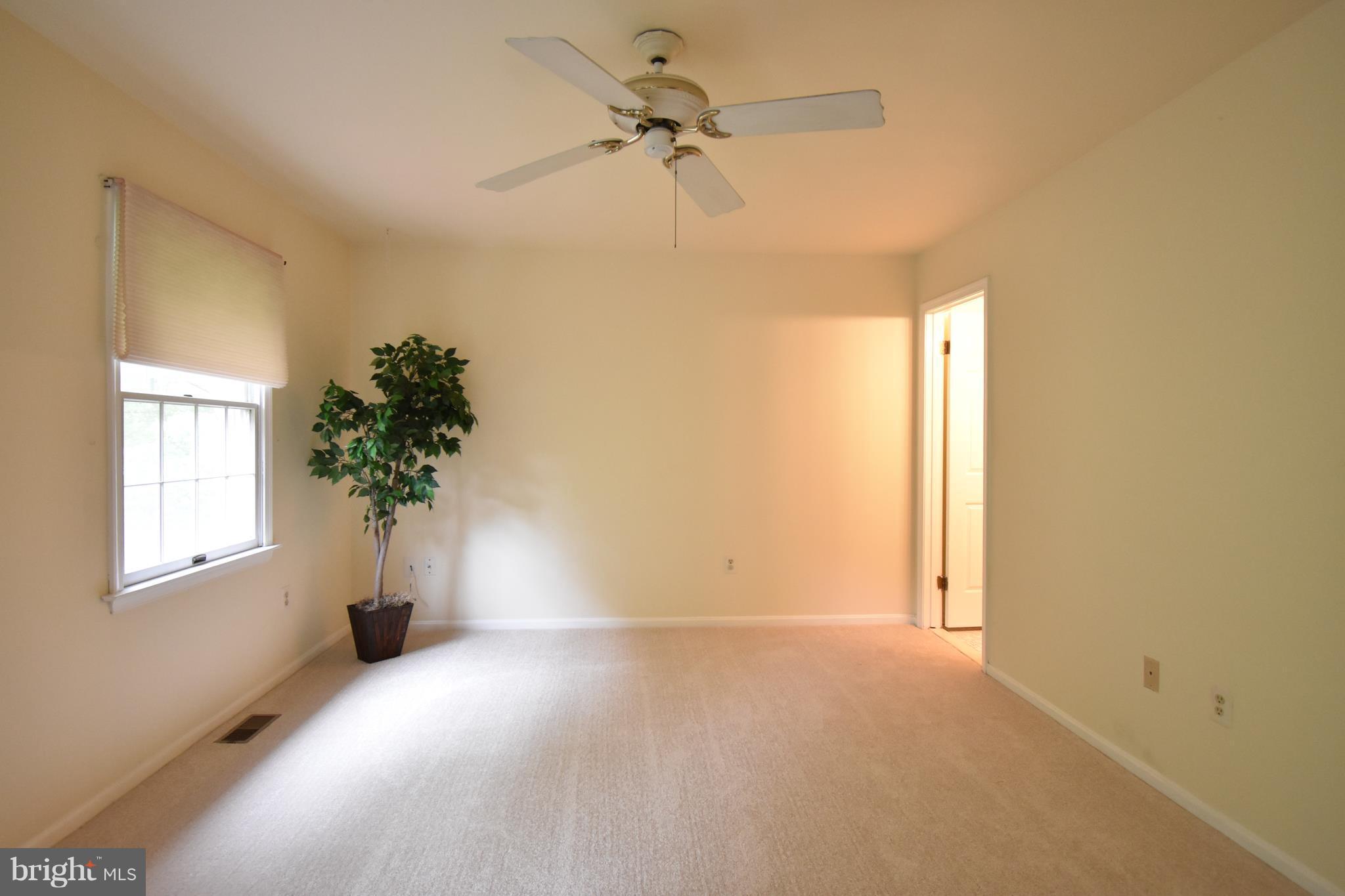 HUNTERS RUN - Residential