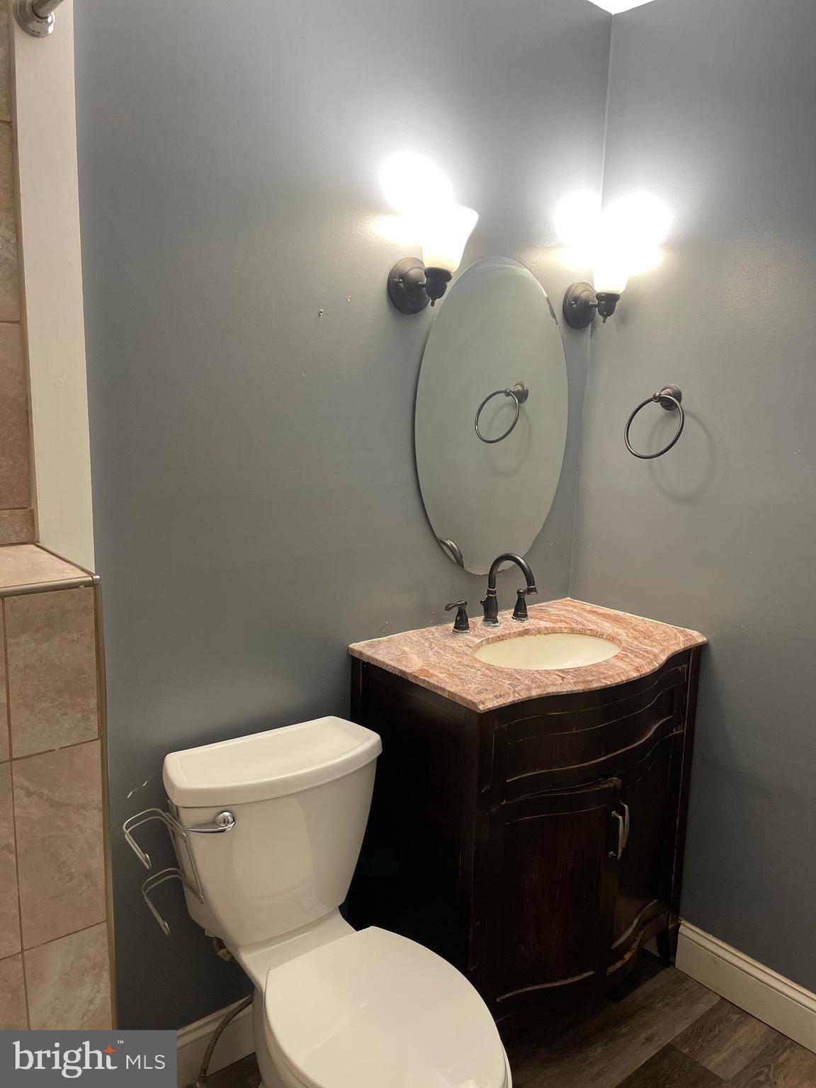 CIDER KNOLL - Residential Lease