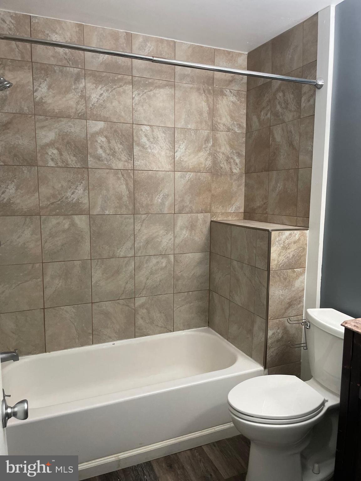 CIDER KNOLL - Residential Lease